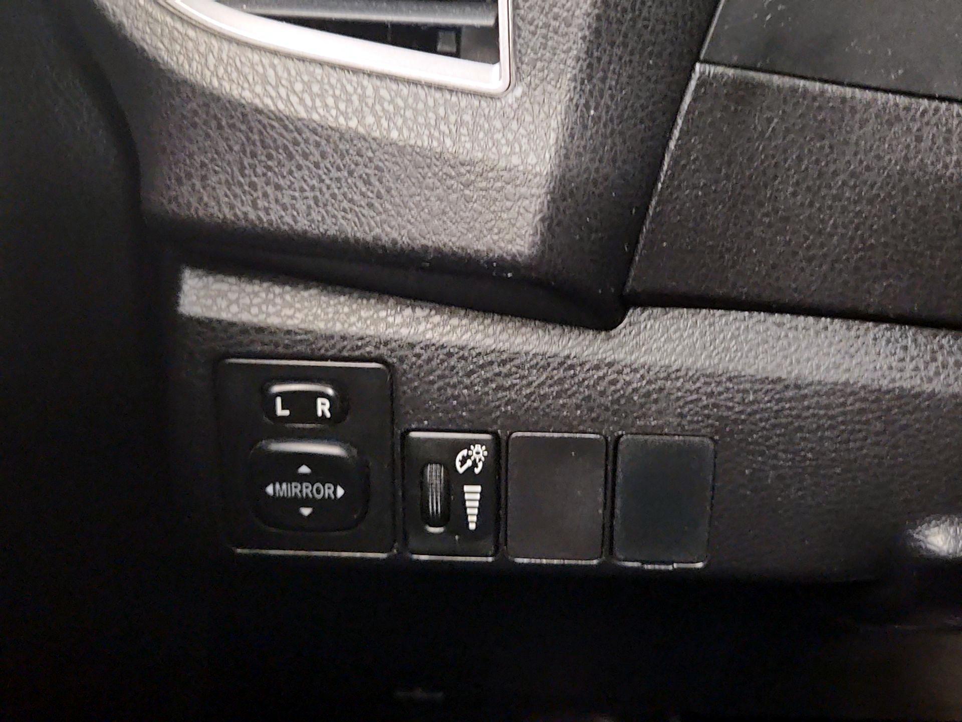 Thumbnail: 2016 Toyota Corolla - 13