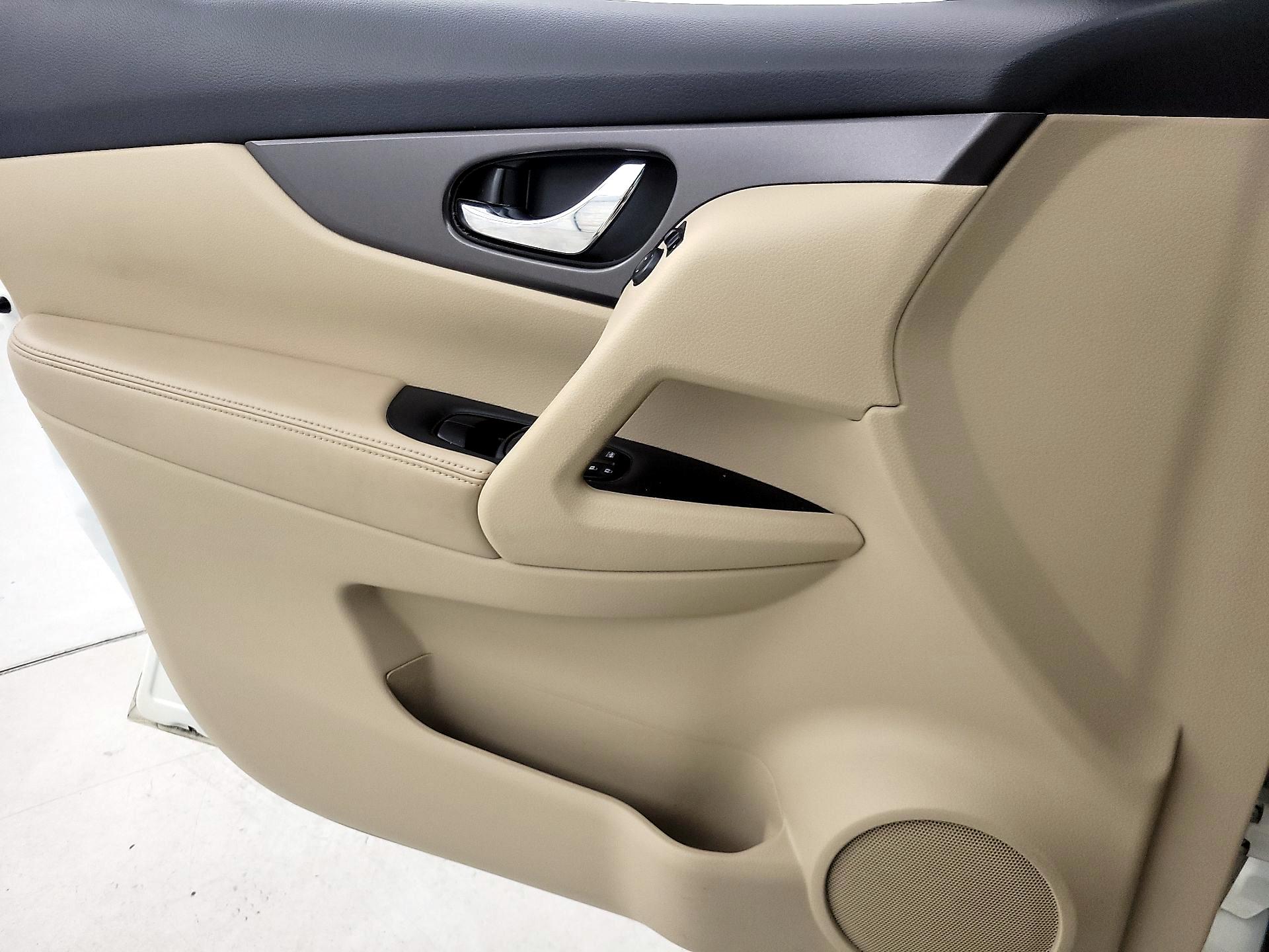 Thumbnail: 2014 Nissan Rogue - 12