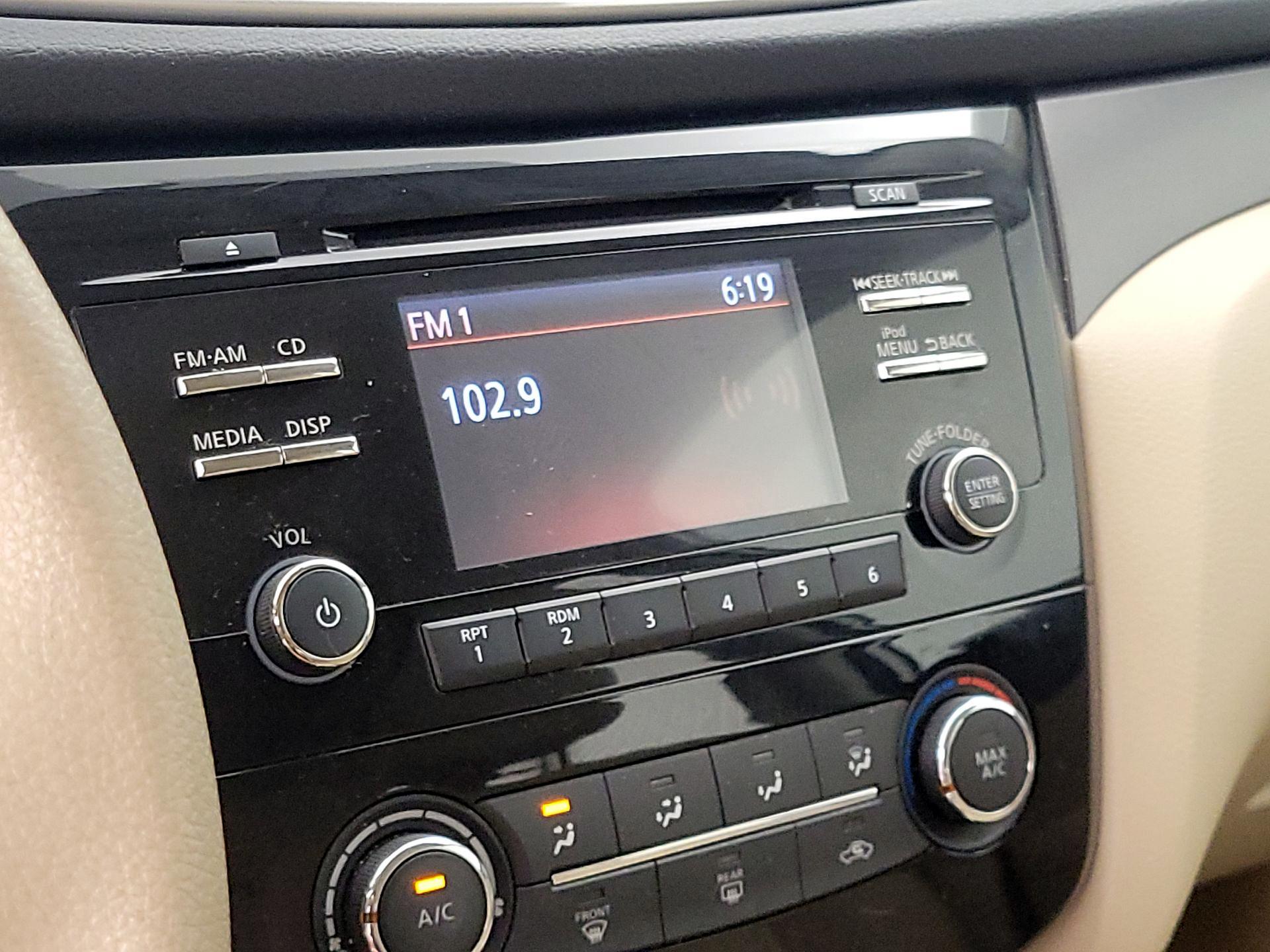 Thumbnail: 2014 Nissan Rogue - 15