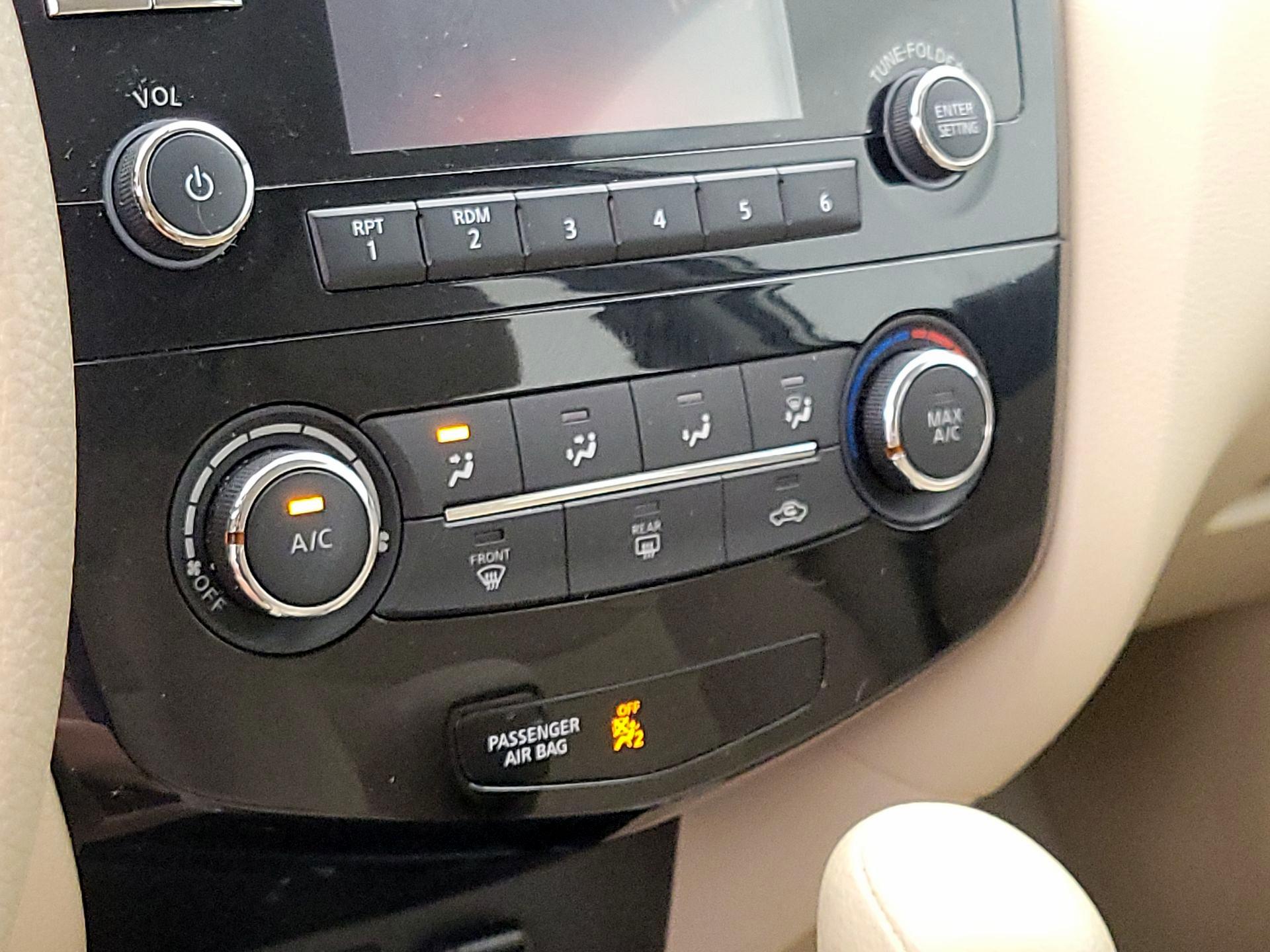 Thumbnail: 2014 Nissan Rogue - 16