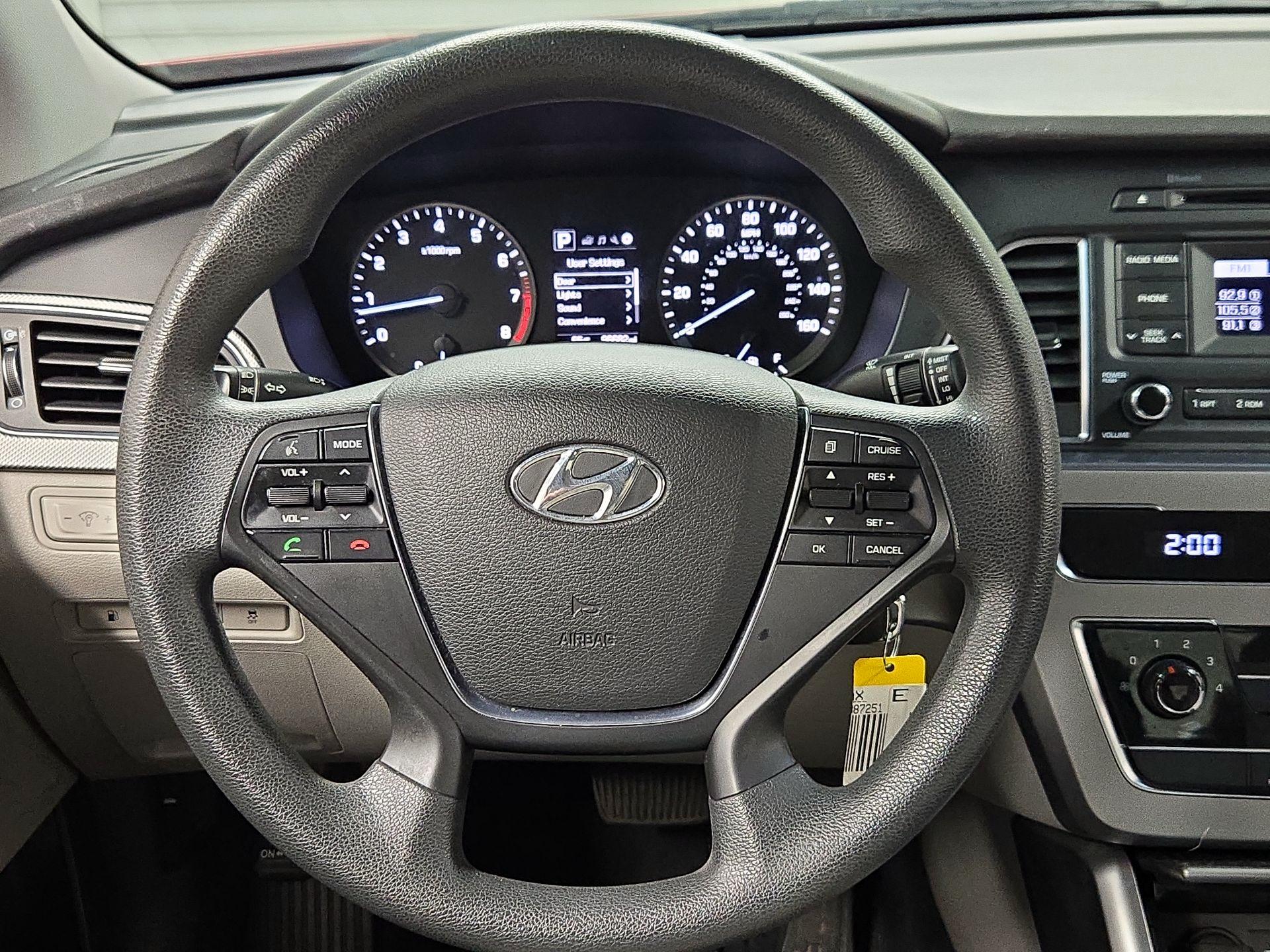 Thumbnail: 2016 Hyundai Sonata - 10