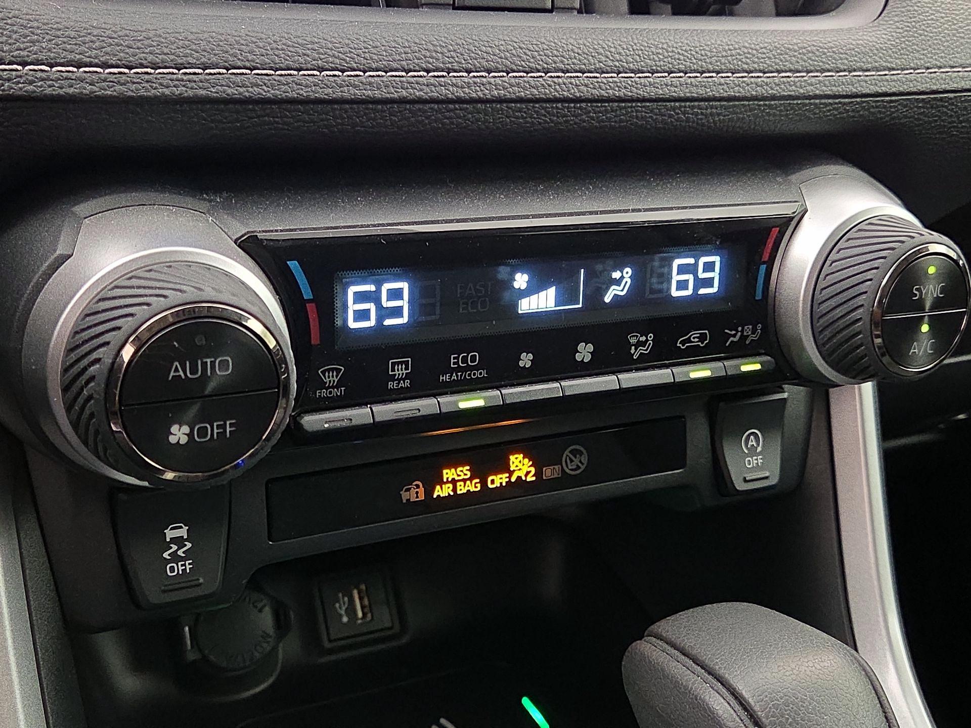 Thumbnail: 2025 Toyota RAV4 - 16