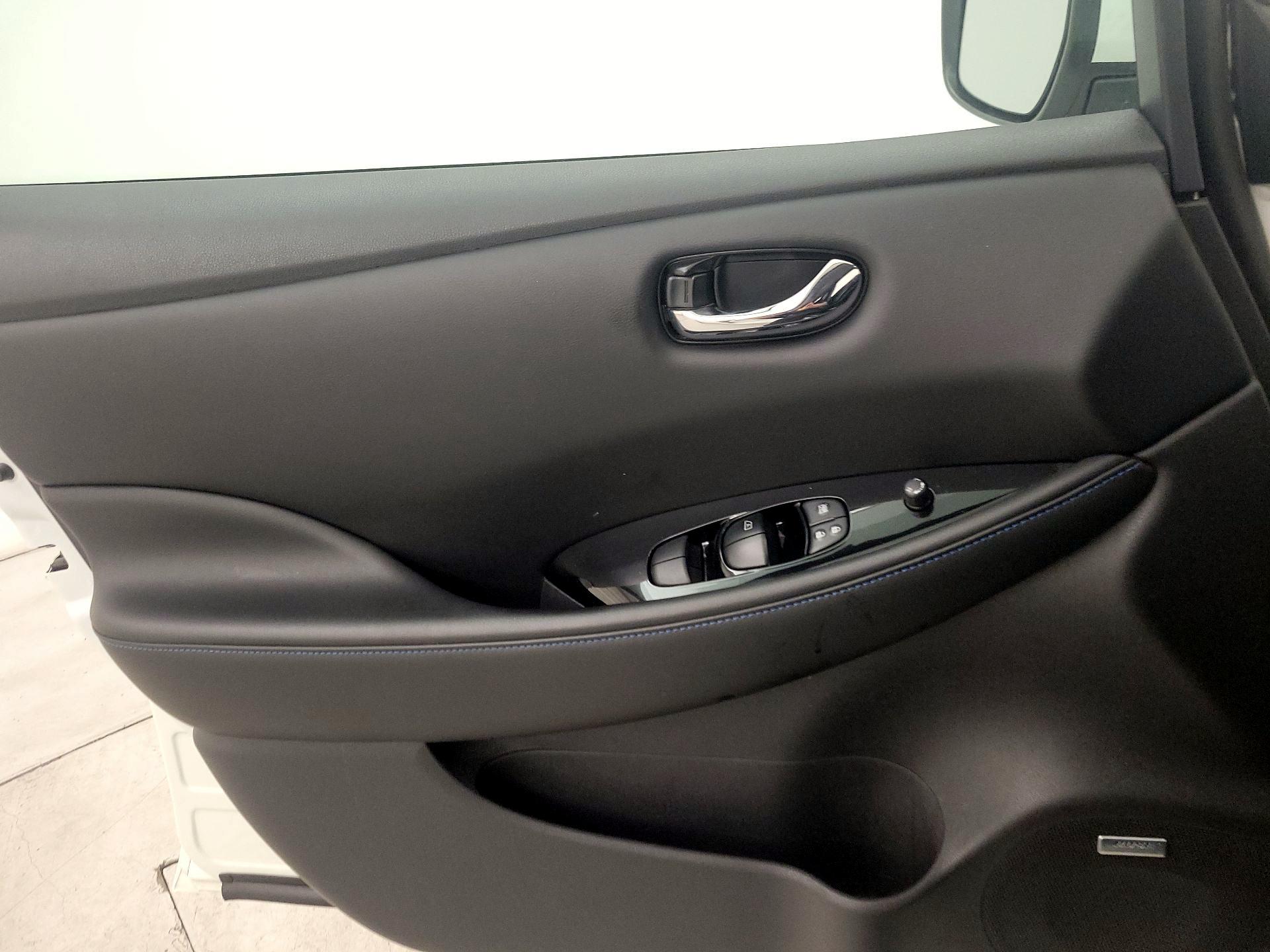 Thumbnail: 2019 Nissan Leaf - 12