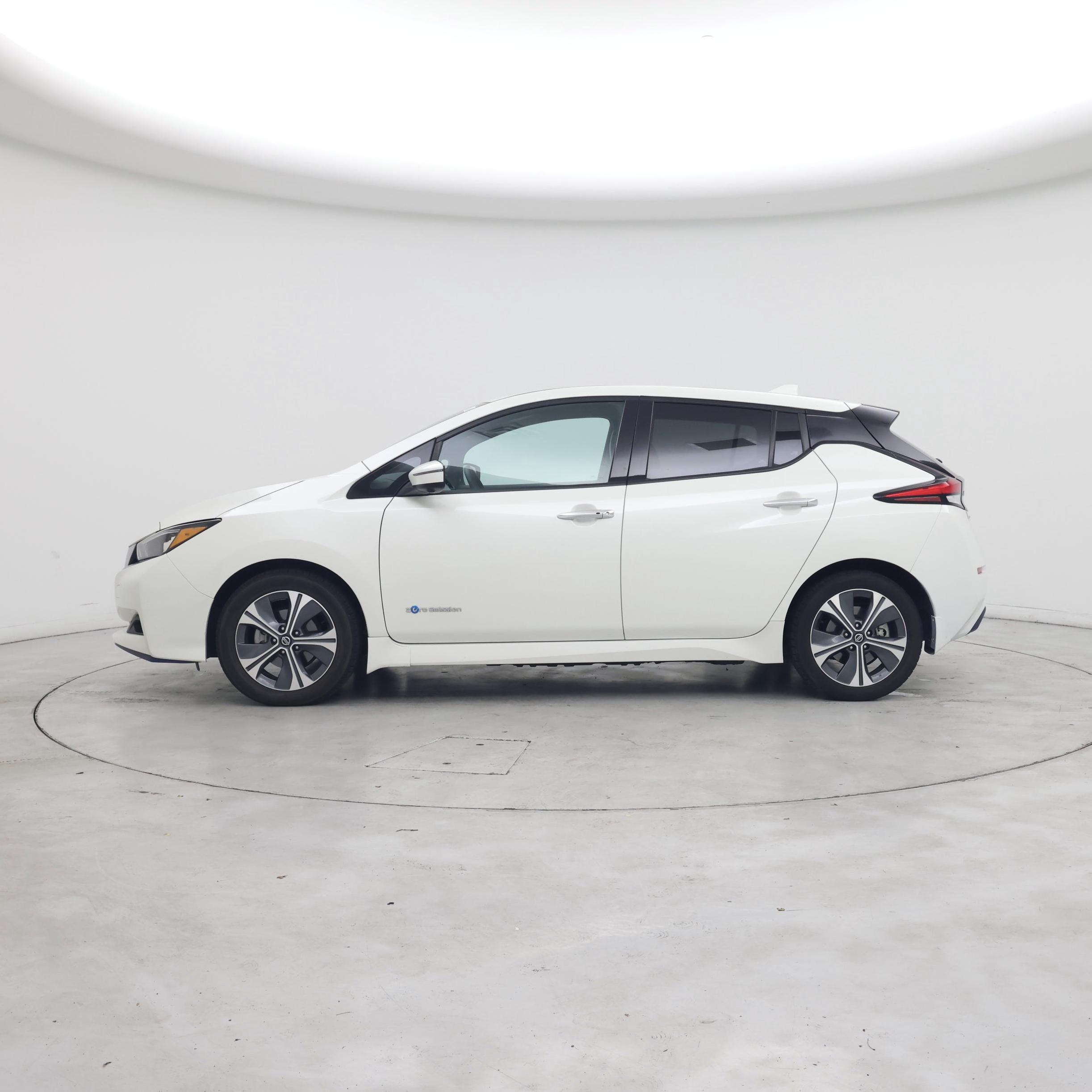 Thumbnail: 2019 Nissan Leaf - 3