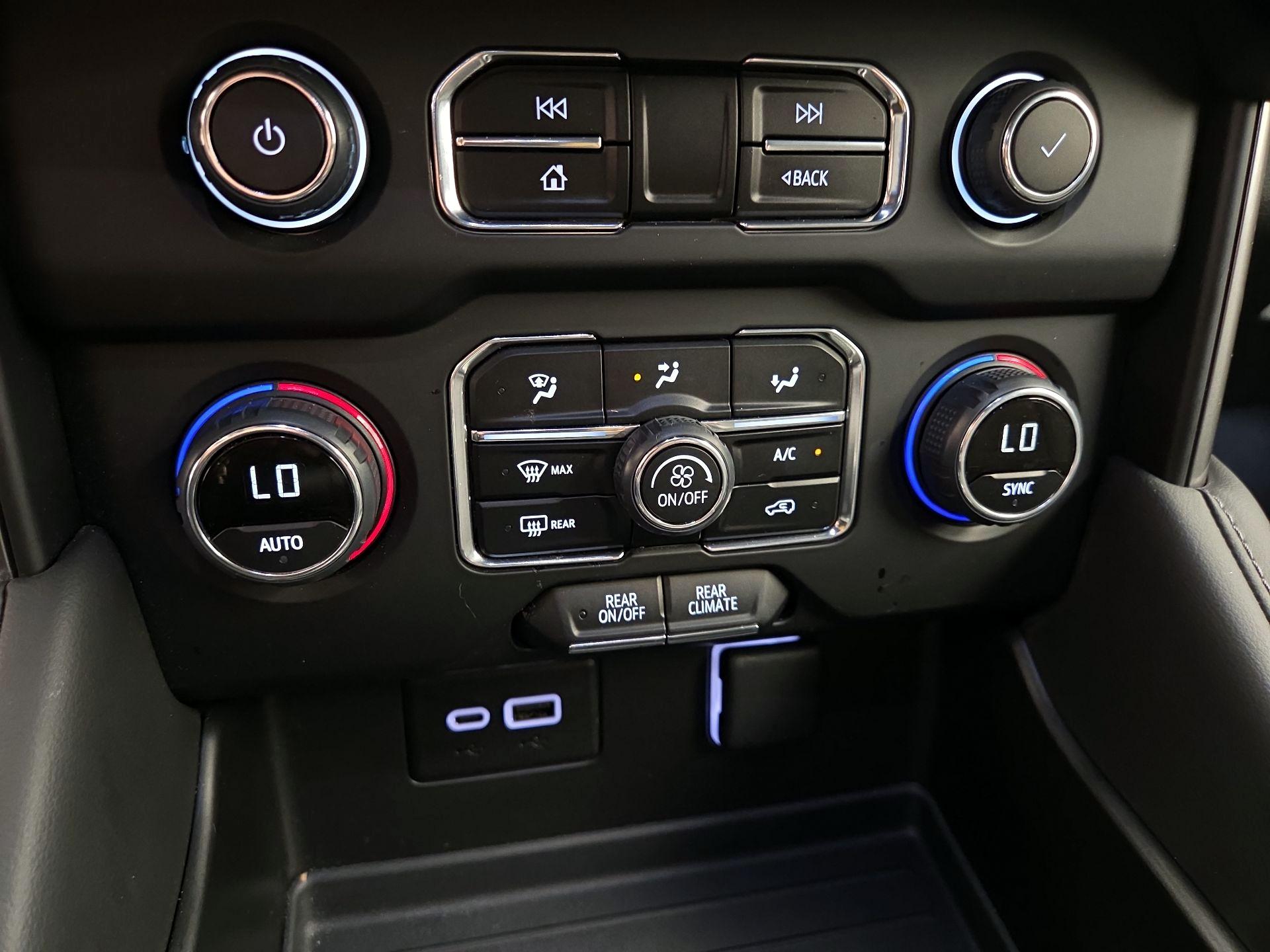 Thumbnail: 2024 Chevrolet Tahoe - 16