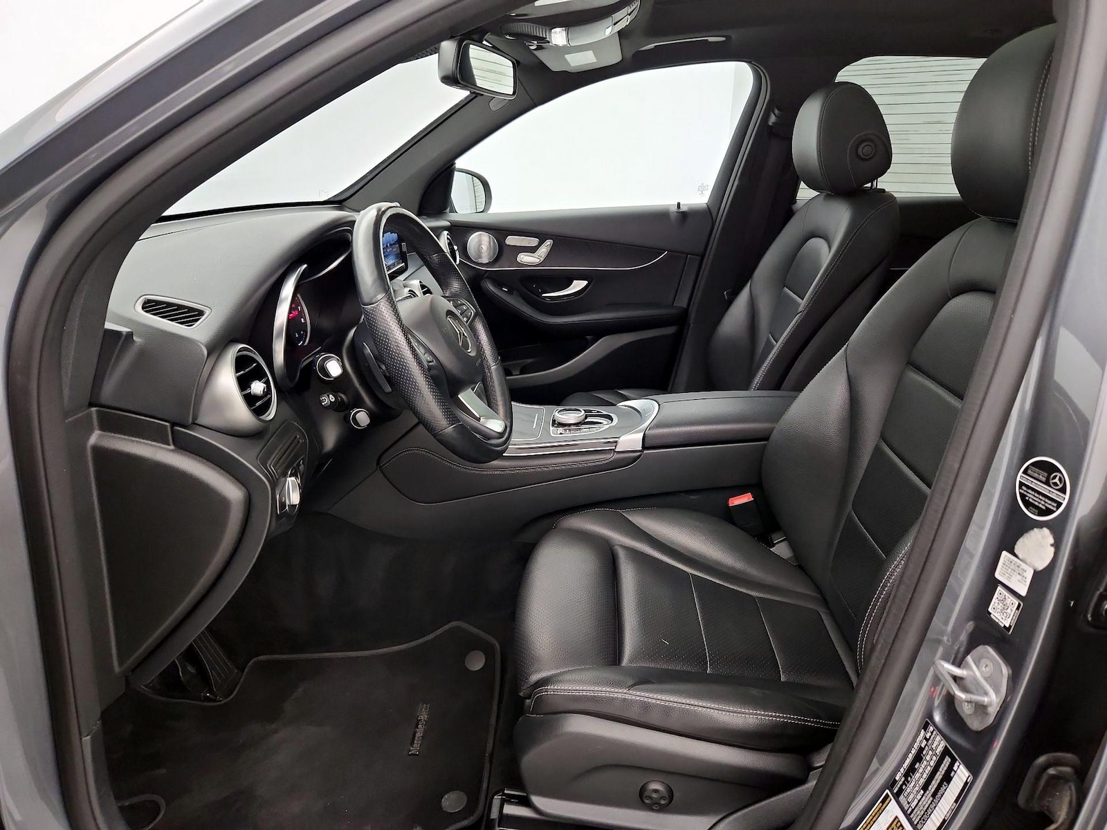 2018 Mercedes-Benz GLC GLC300 - Photo 12
