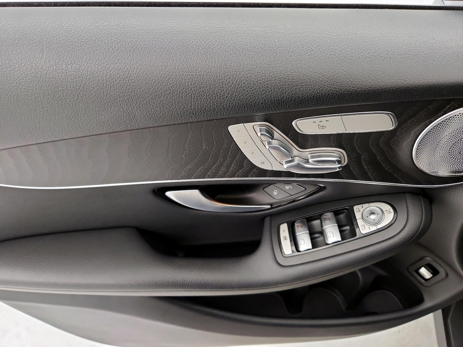 2018 Mercedes-Benz GLC GLC300 - Photo 13