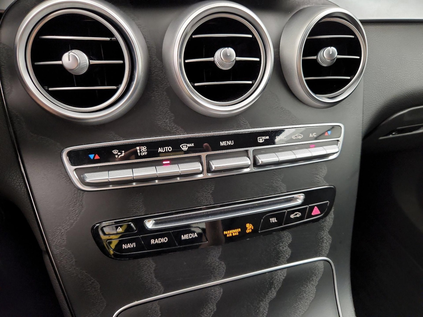 2018 Mercedes-Benz GLC GLC300 - Photo 17