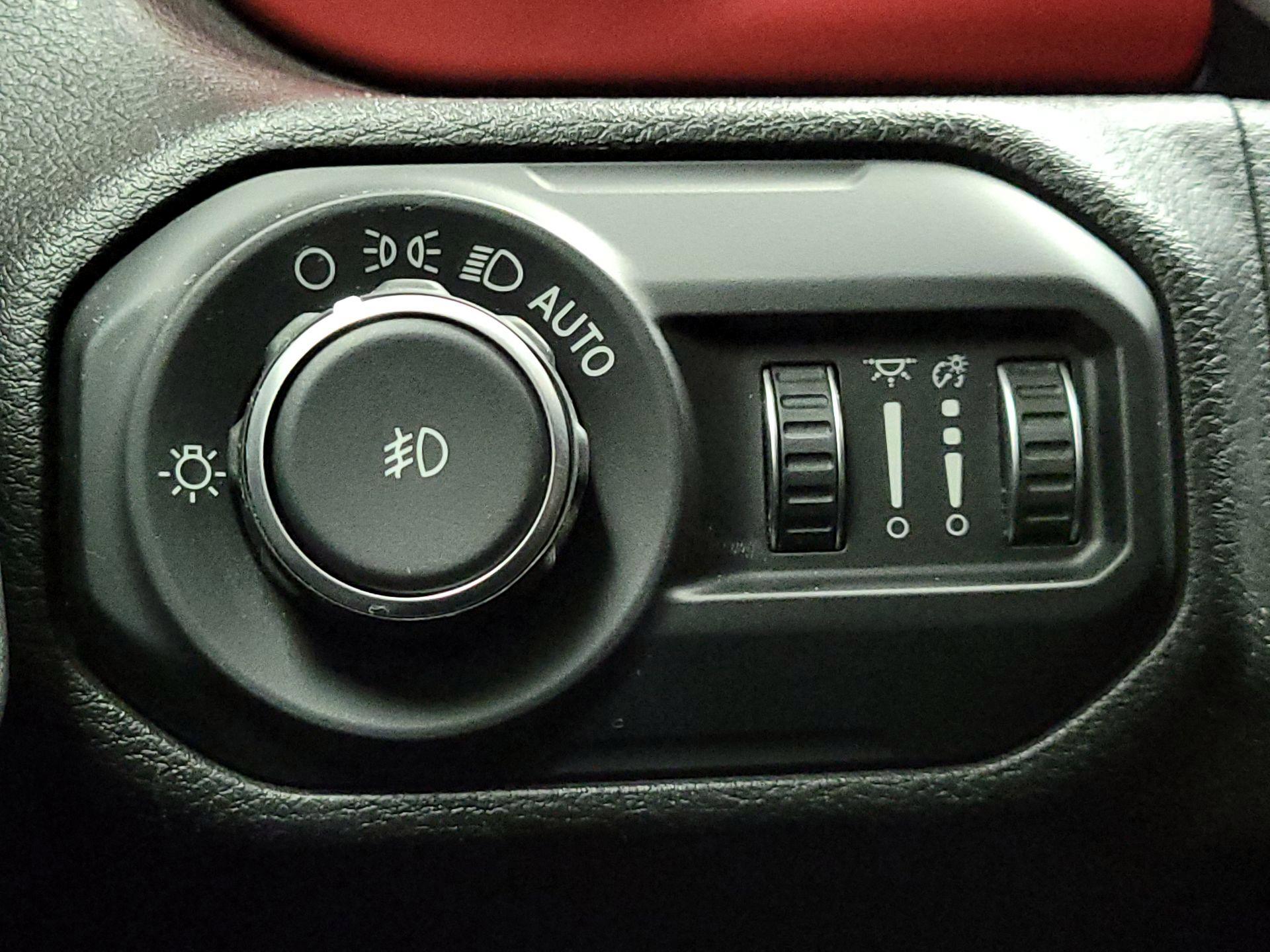 Thumbnail: 2020 Jeep Wrangler - 13