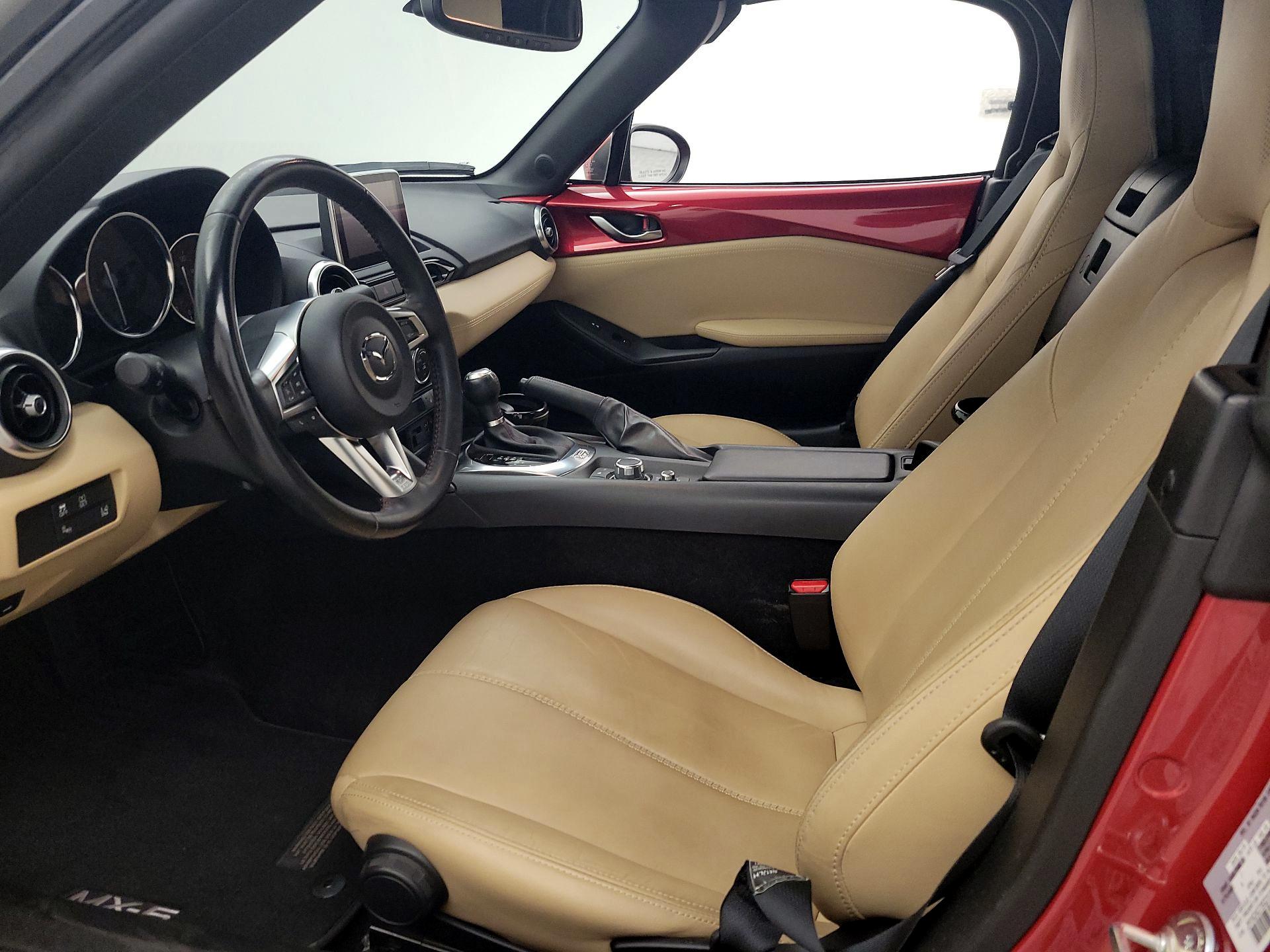 Thumbnail: 2016 Mazda MX-5 Miata - 11