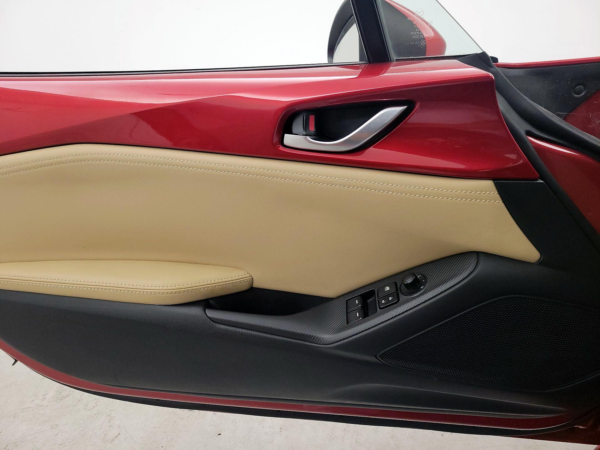 Thumbnail: 2016 Mazda MX-5 Miata - 12