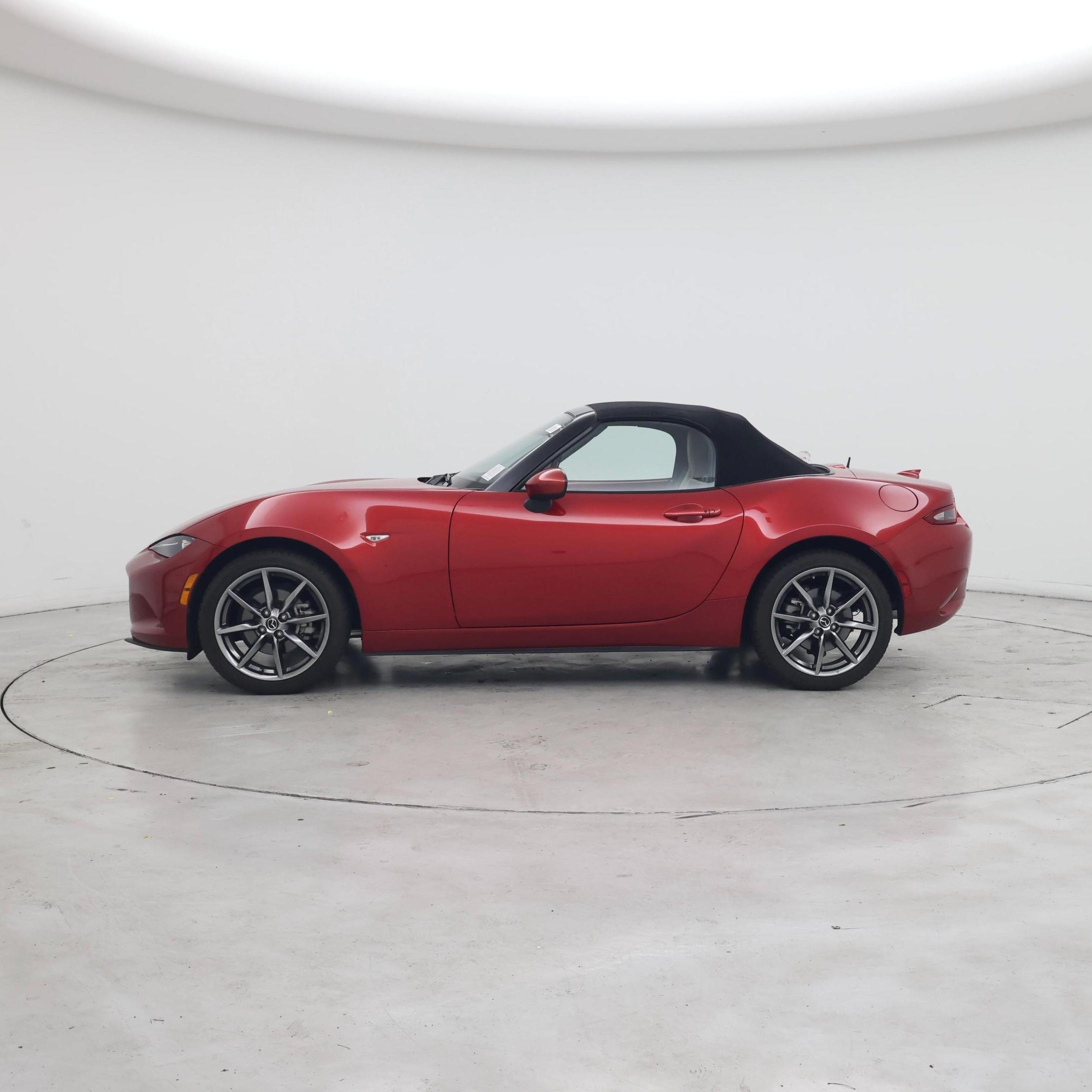 Thumbnail: 2016 Mazda MX-5 Miata - 3