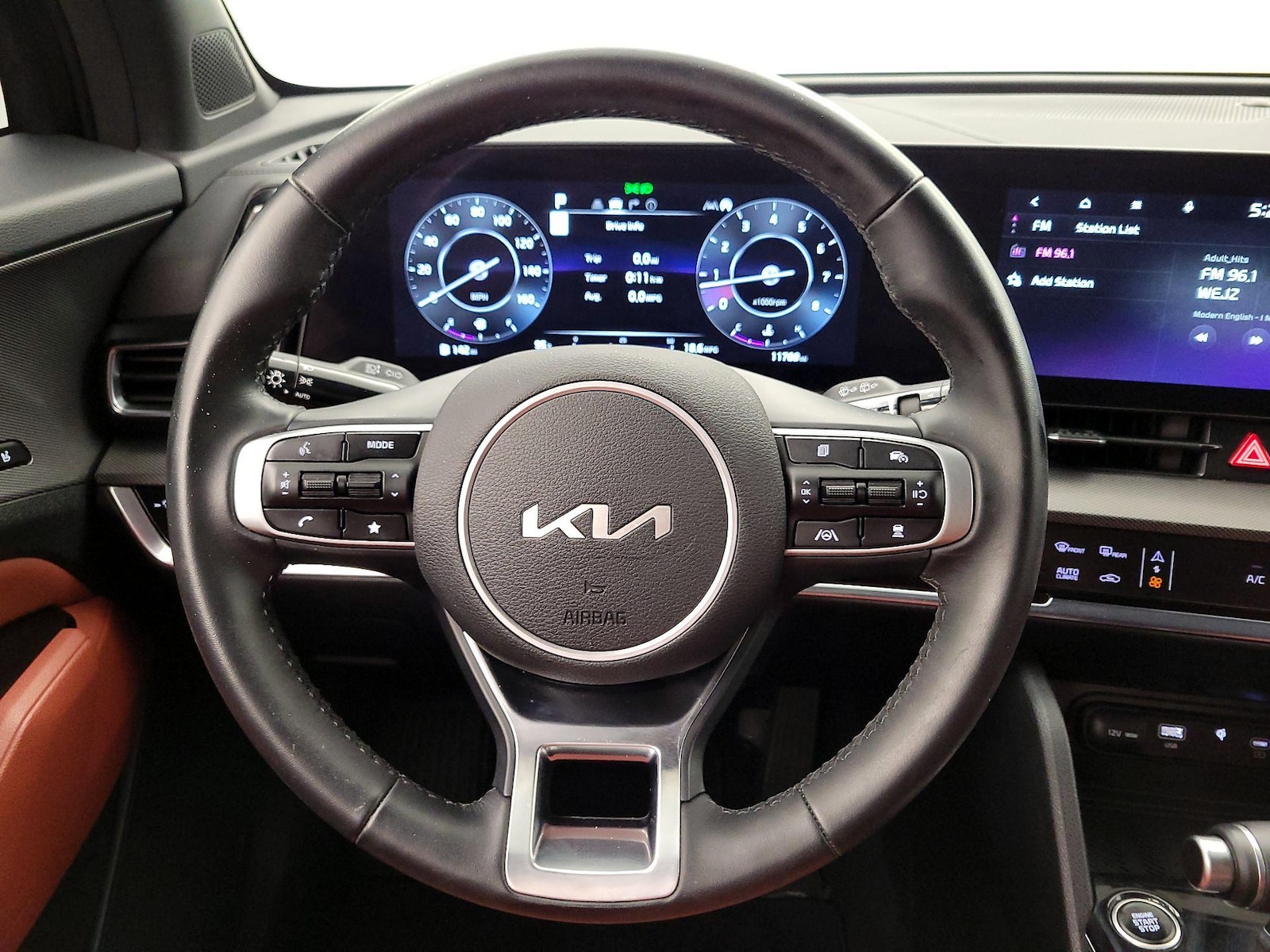 2025 Kia Sportage SX - Photo 11