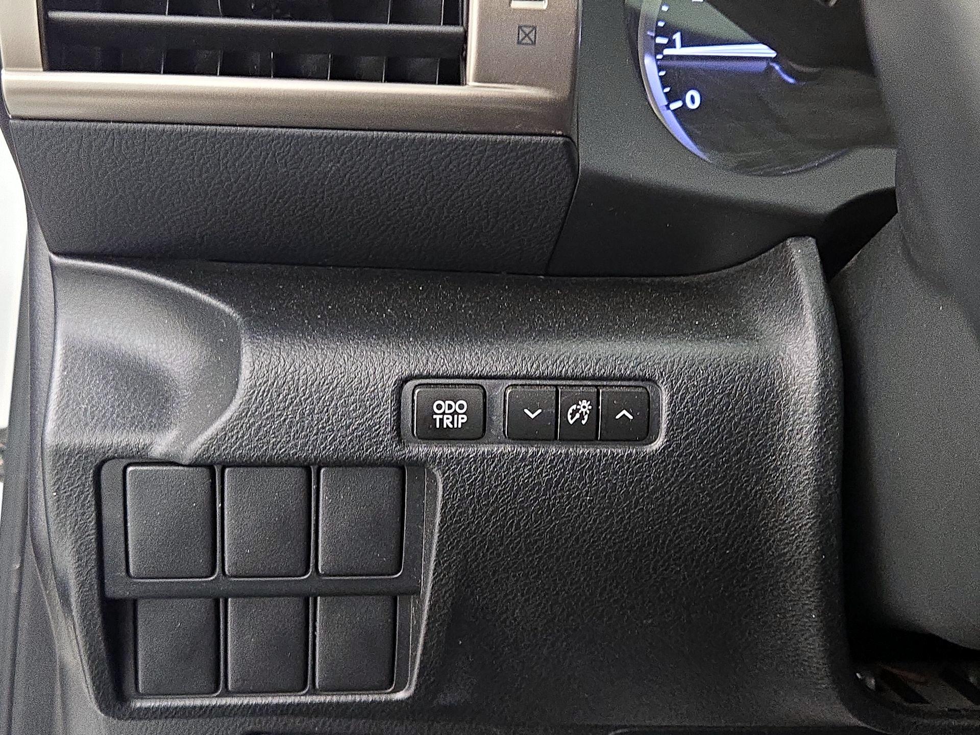 Thumbnail: 2015 Lexus IS - 13