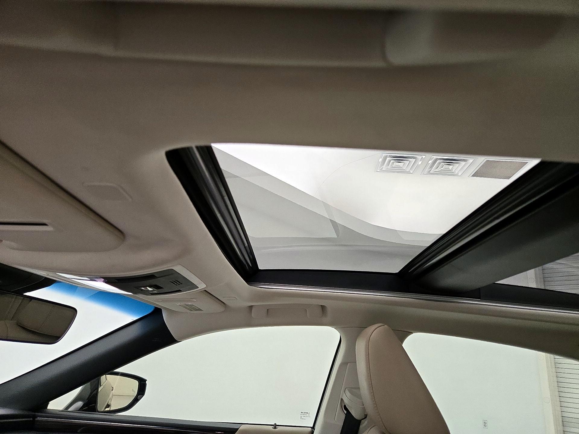 Thumbnail: 2019 Lexus ES - 20