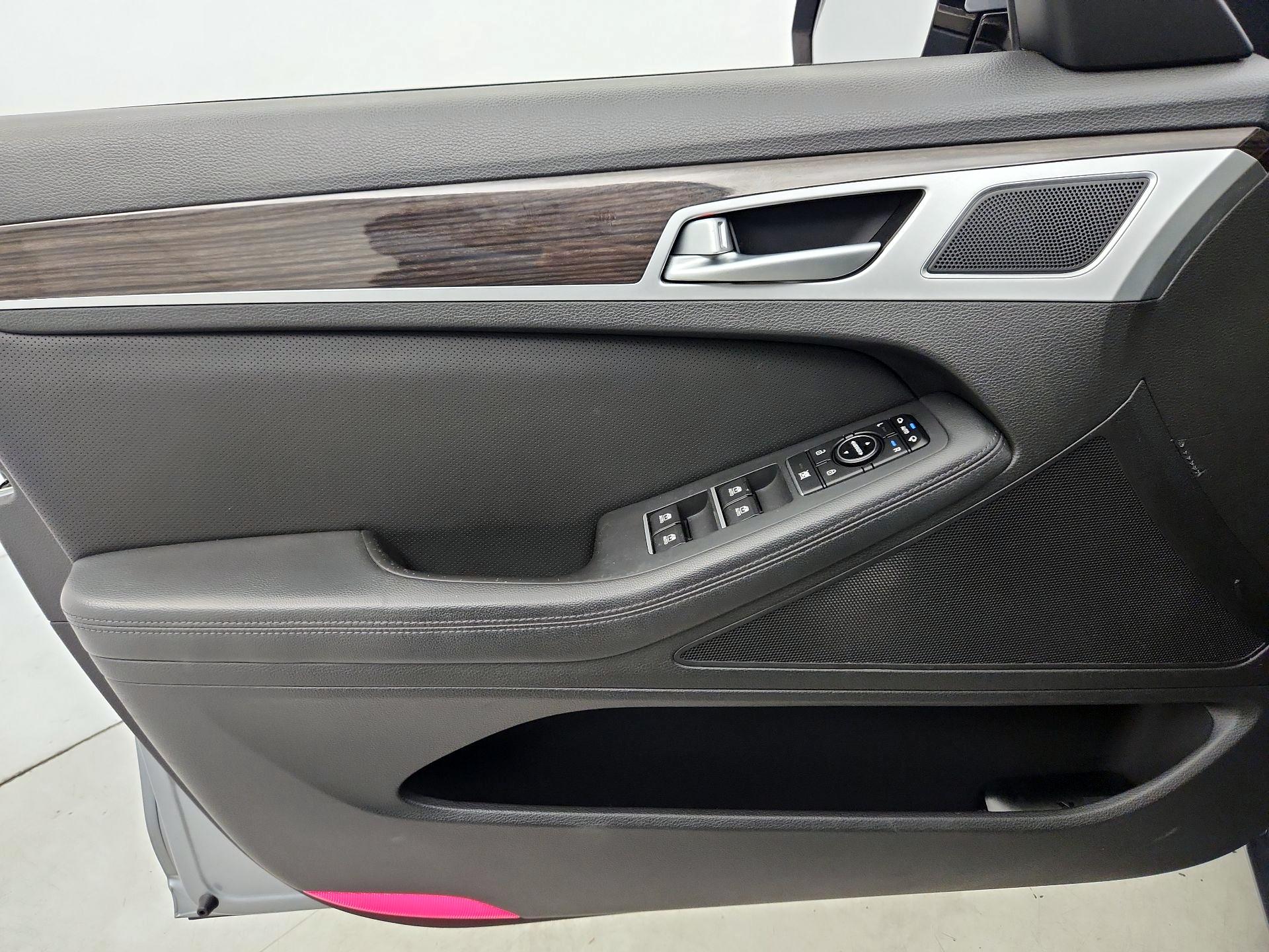 Thumbnail: 2016 Hyundai Genesis - 12