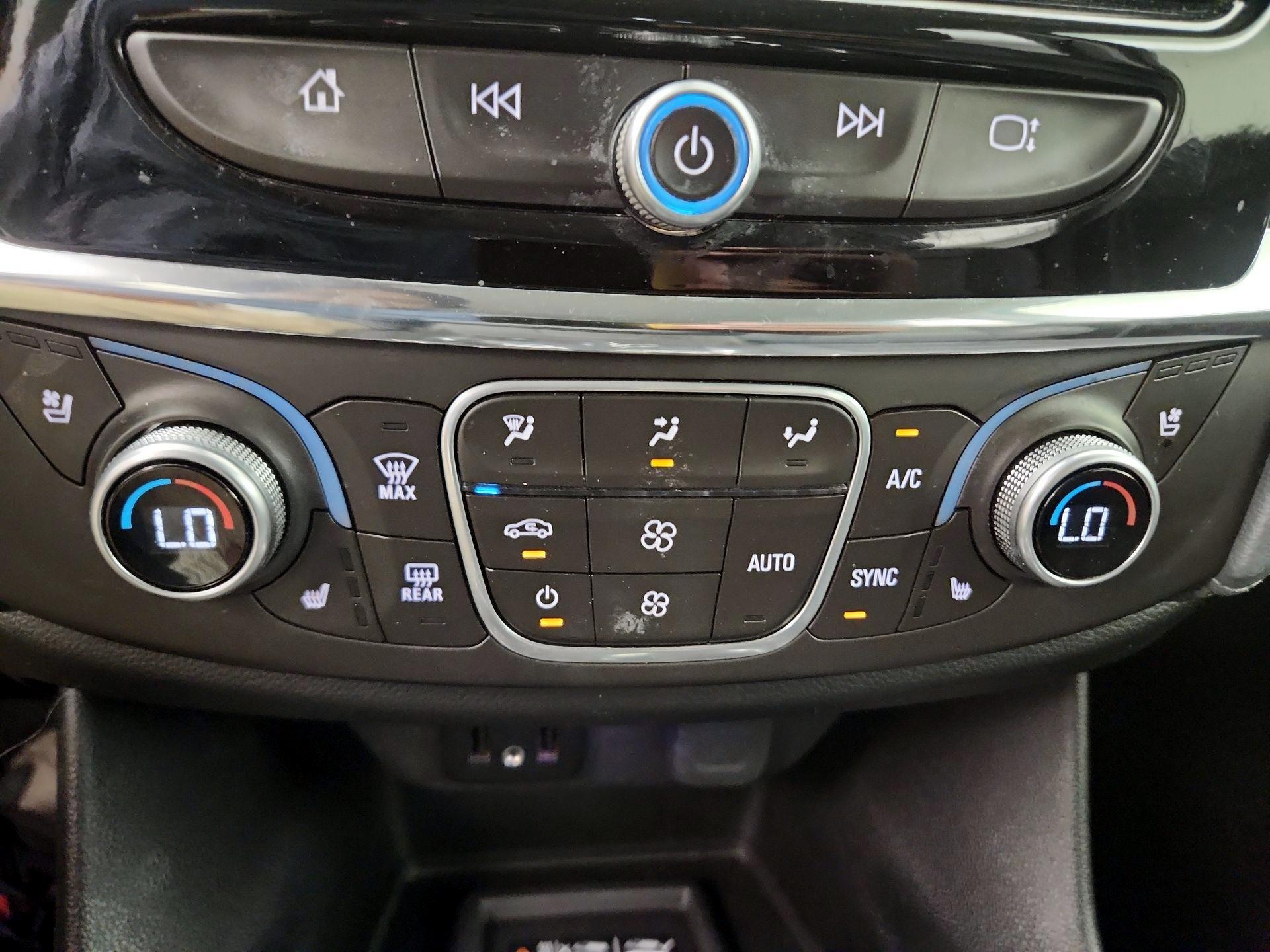 Thumbnail: 2018 Chevrolet Traverse - 17