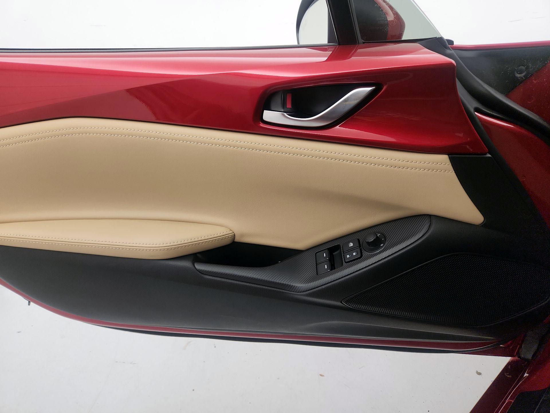 Thumbnail: 2017 Mazda MX-5 Miata - 12