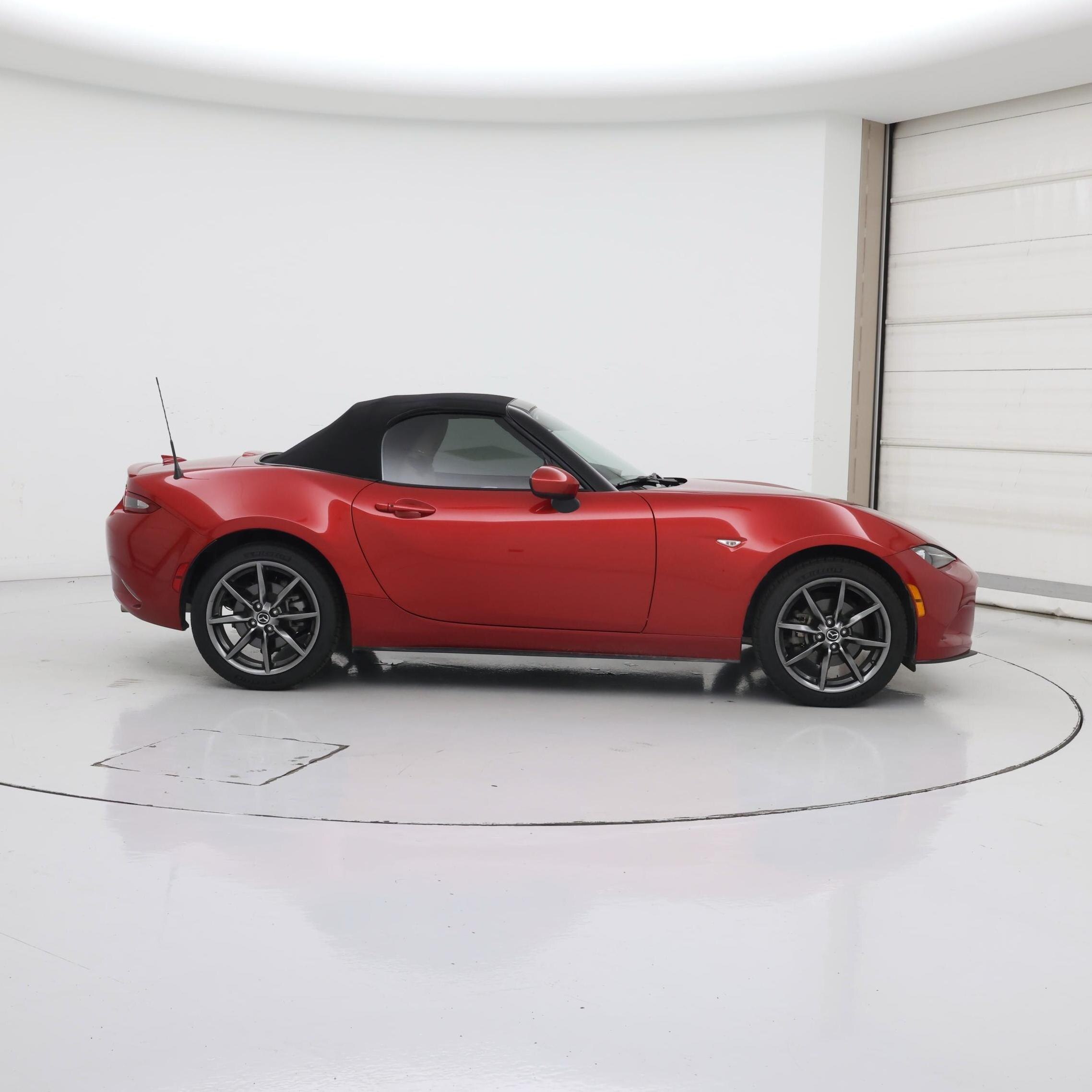 Thumbnail: 2017 Mazda MX-5 Miata - 7