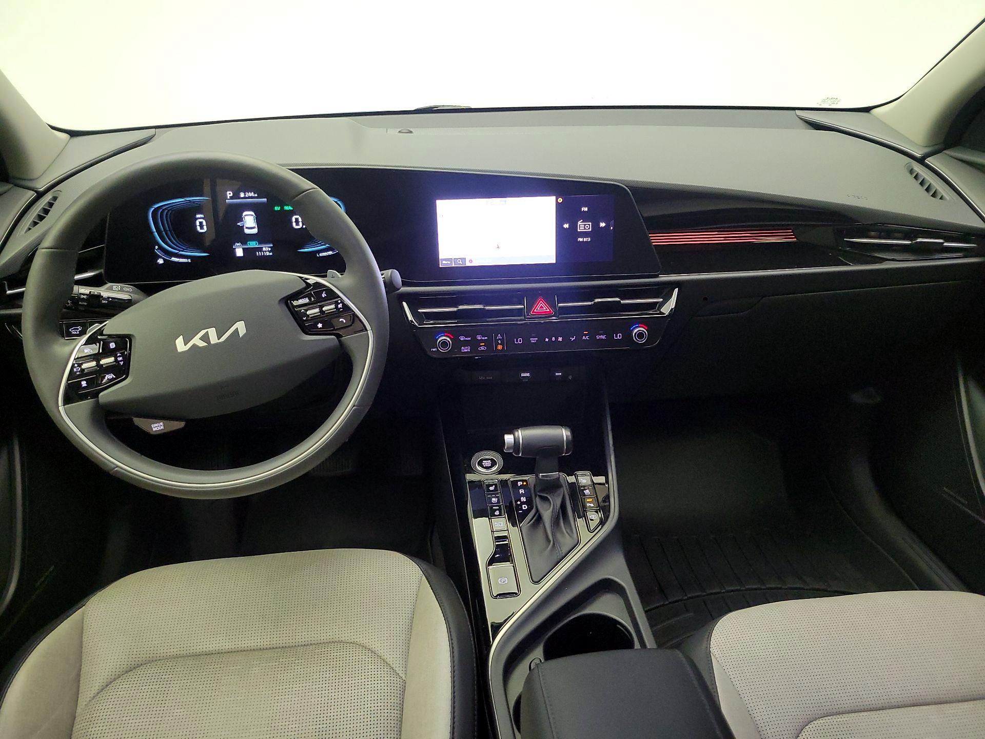 Thumbnail: 2023 Kia Niro - 9