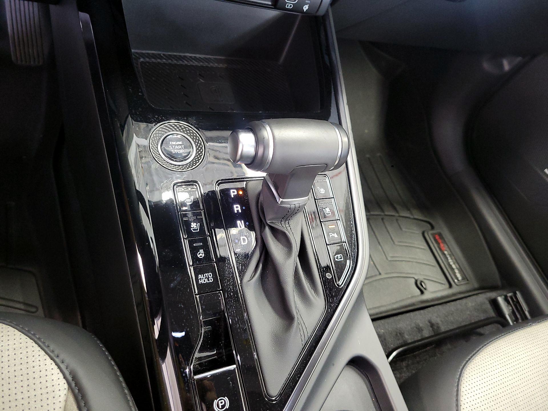 Thumbnail: 2023 Kia Niro - 18