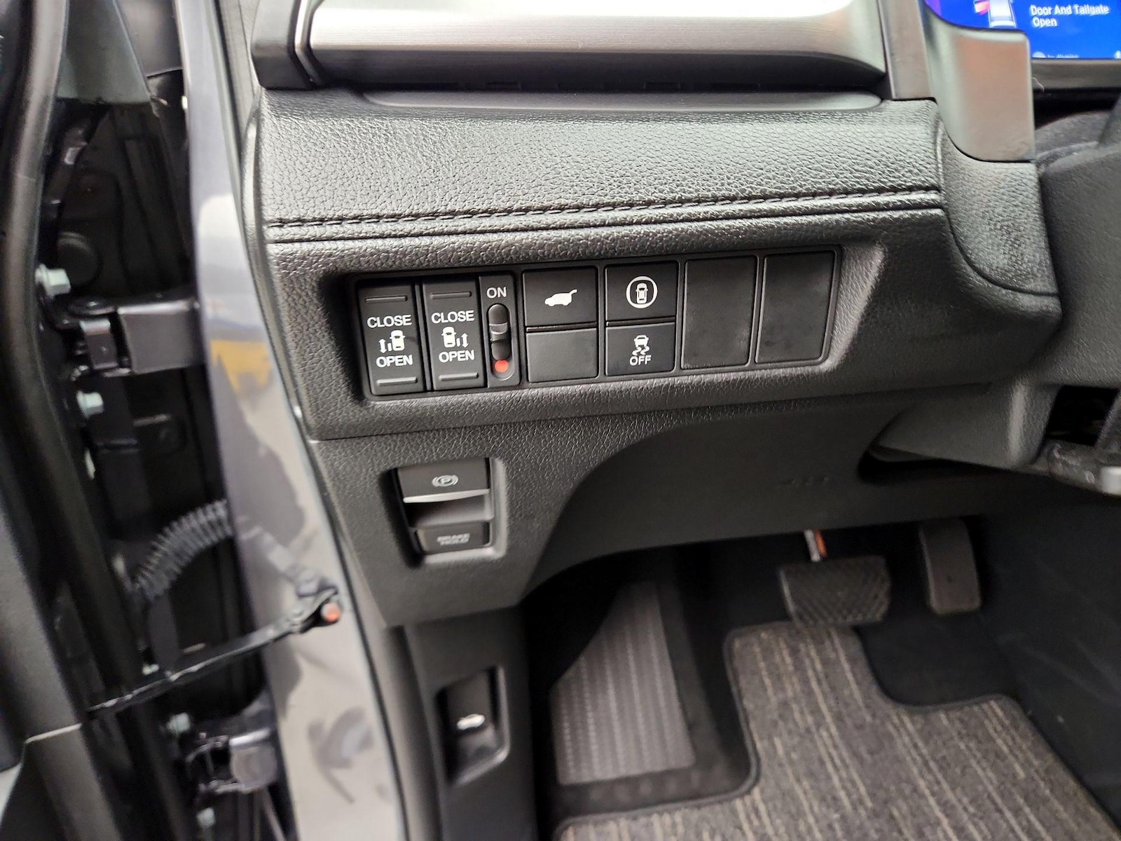 2024 Honda Odyssey EX-L - Photo 14