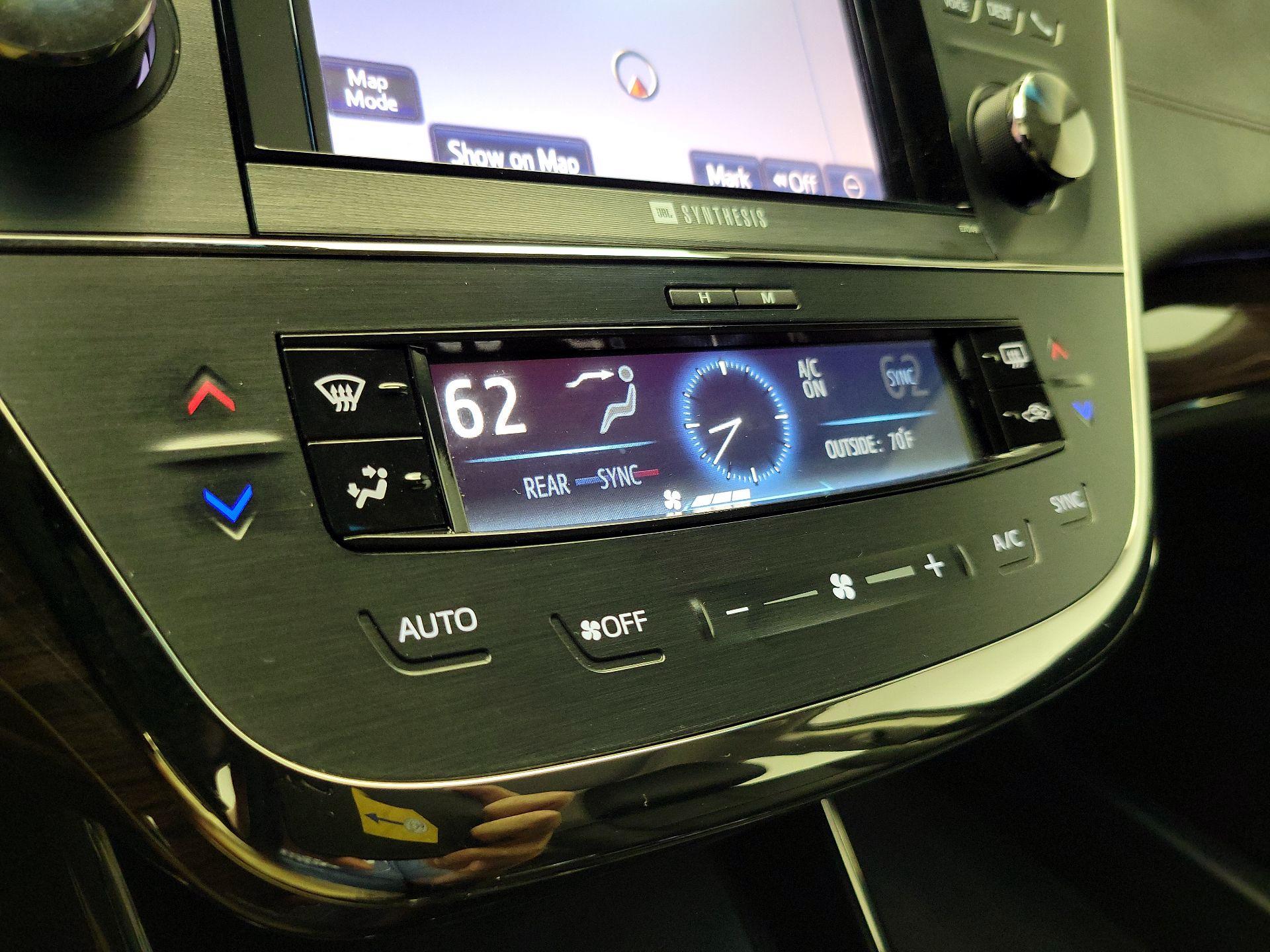 Thumbnail: 2014 Toyota Avalon - 17