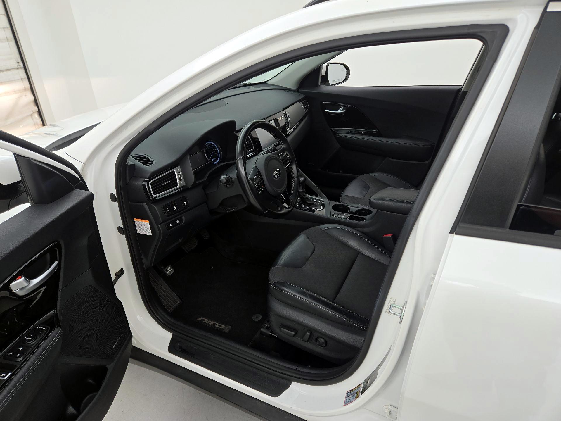 Thumbnail: 2017 Kia Niro - 11