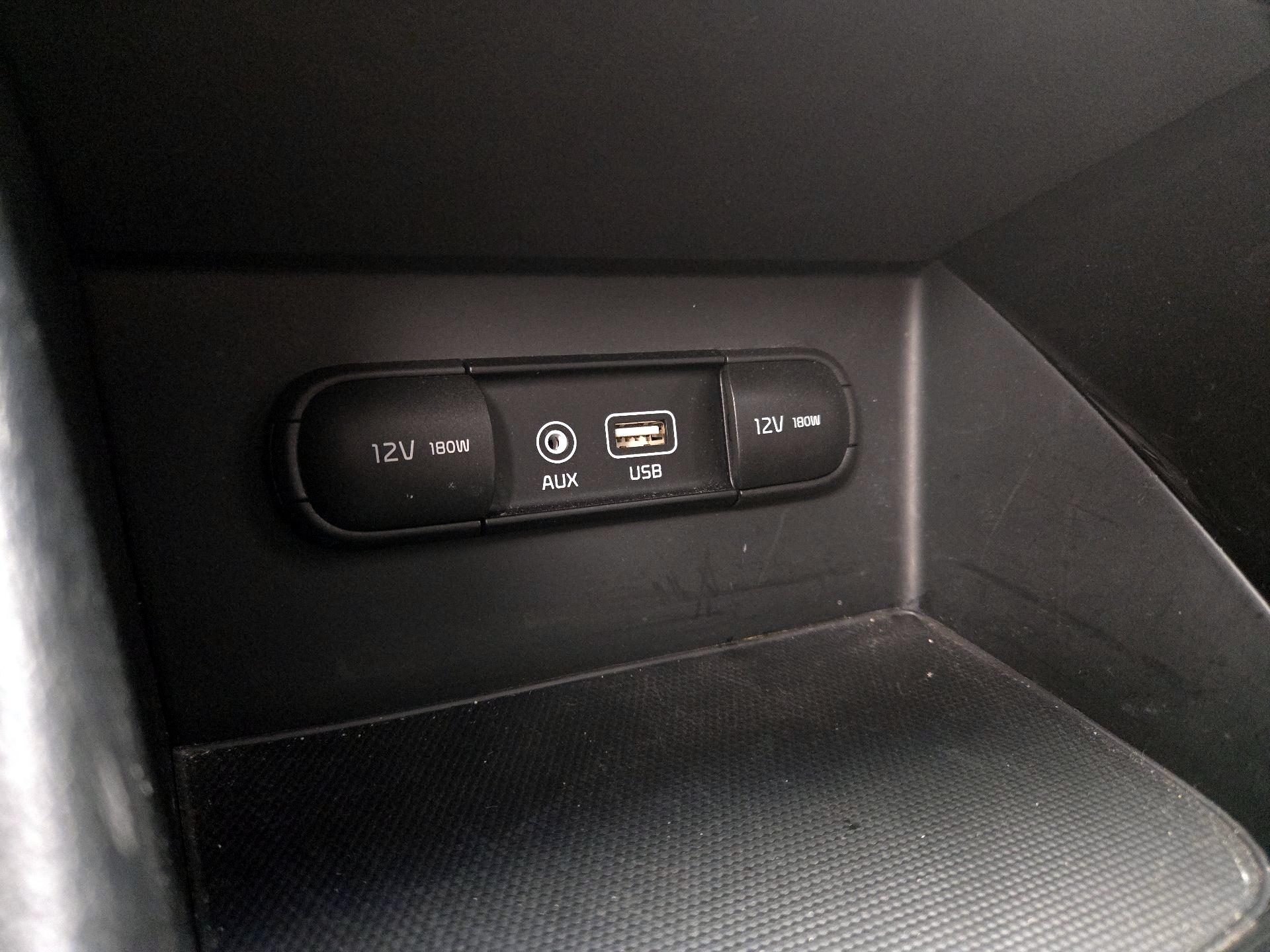 Thumbnail: 2017 Kia Niro - 19