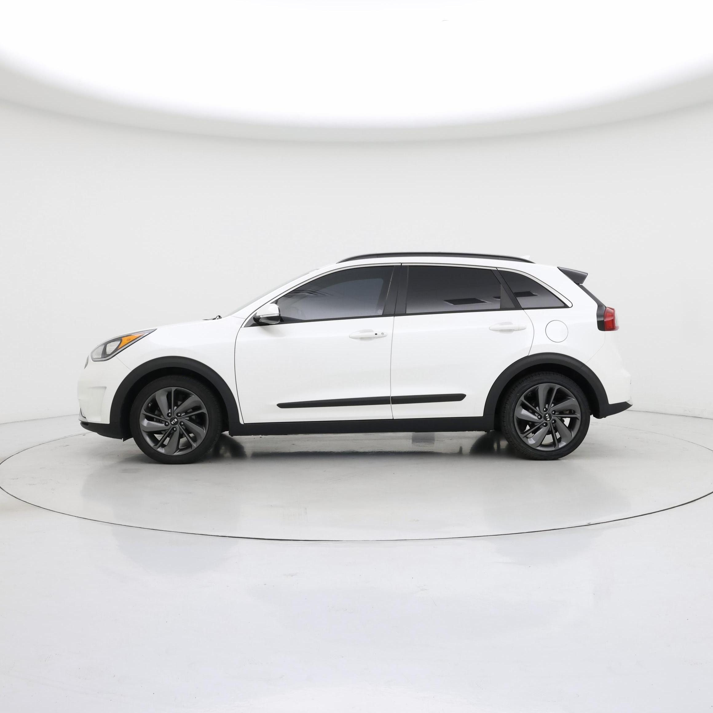 Thumbnail: 2017 Kia Niro - 3