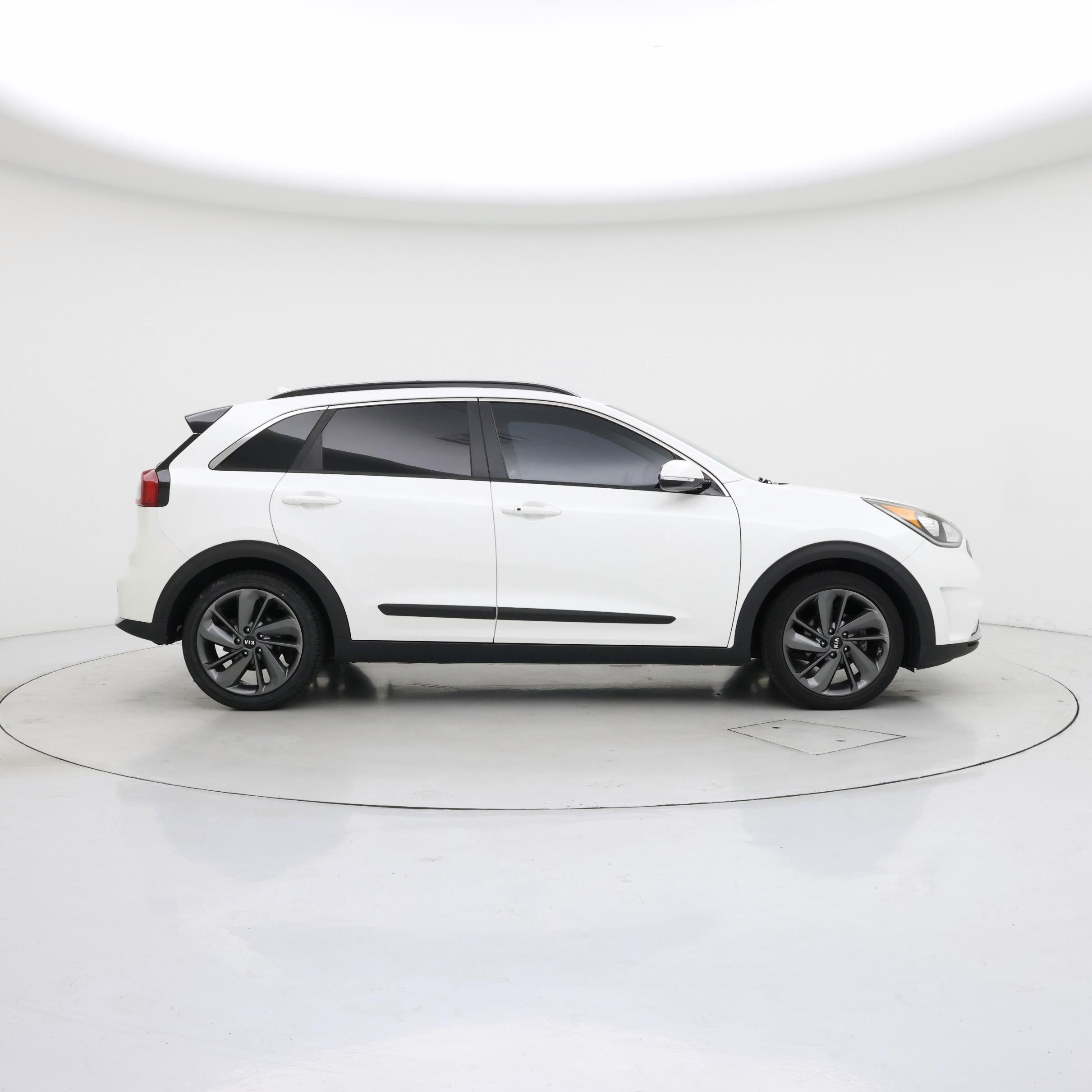 Thumbnail: 2017 Kia Niro - 7