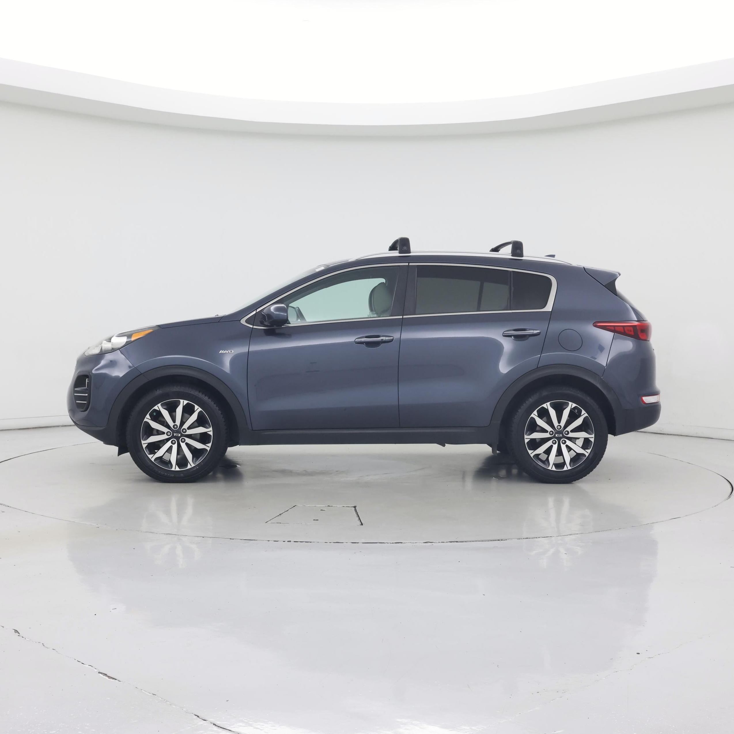Thumbnail: 2017 Kia Sportage - 3