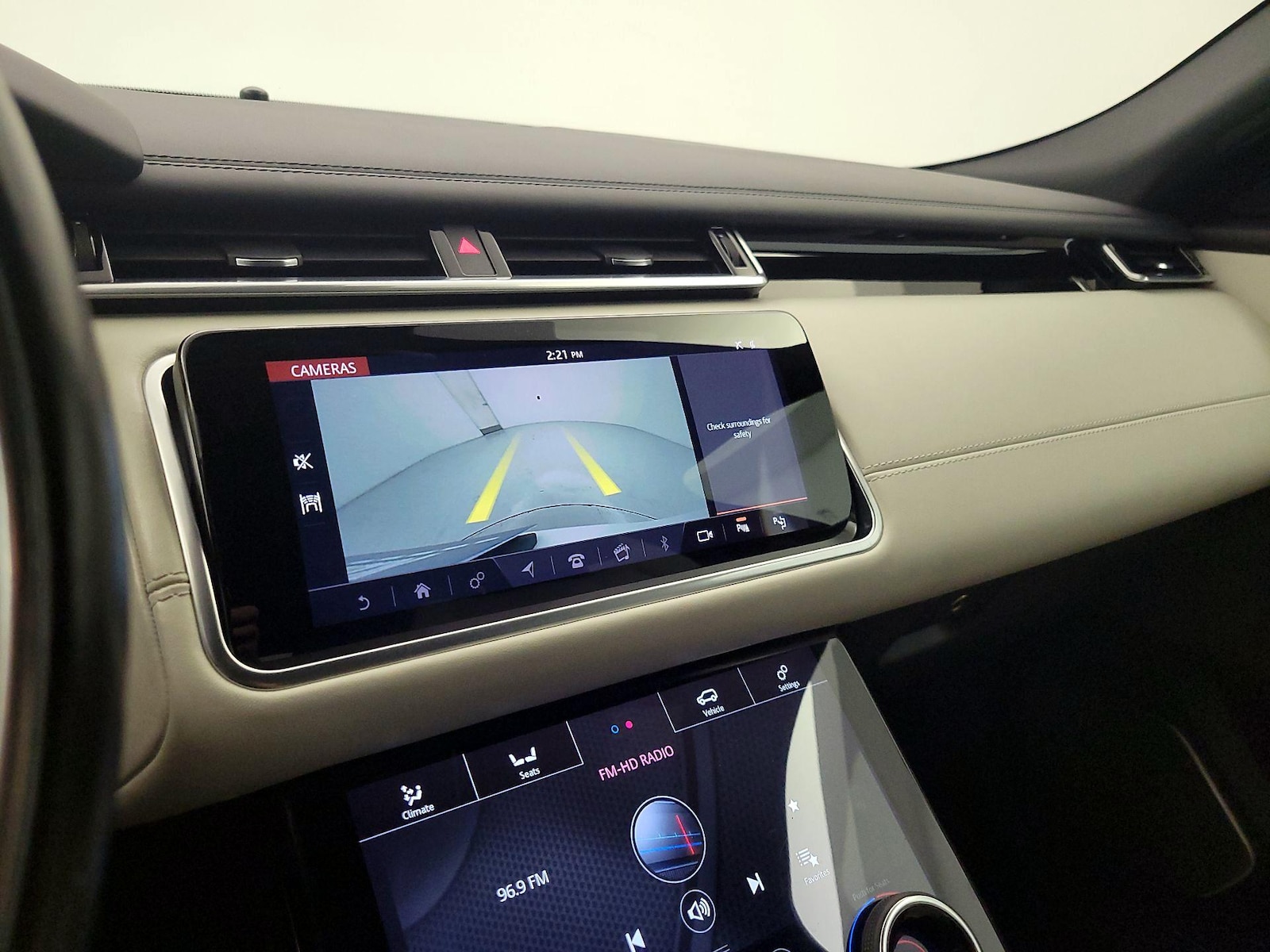 2019 Land Rover Range Rover Velar SE - Photo 16