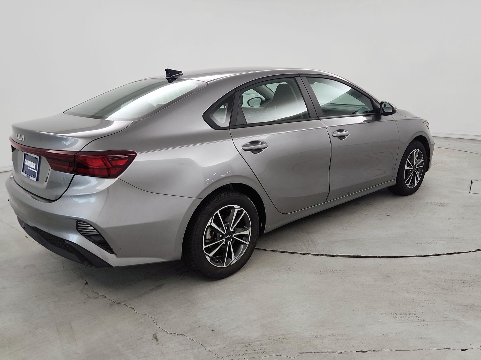 Thumbnail: 2023 Kia Forte - 5