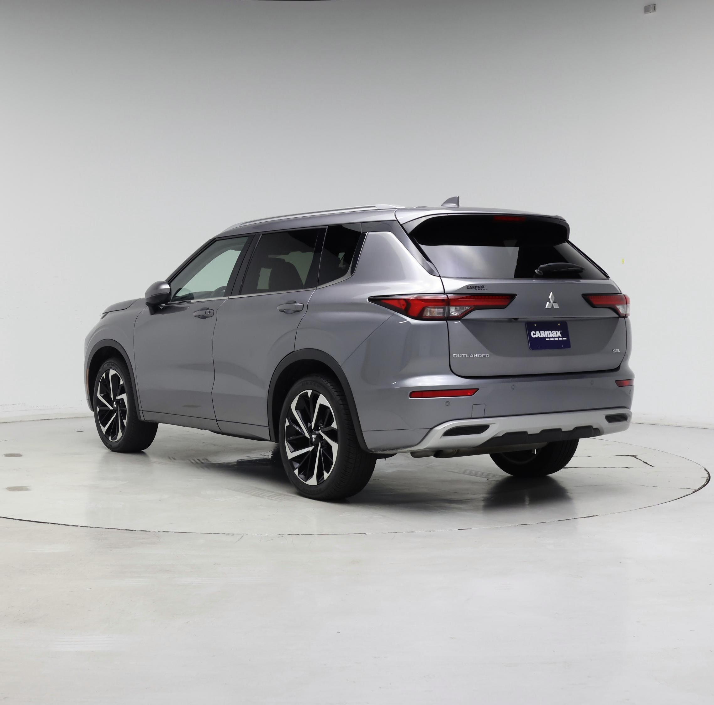 Thumbnail: 2024 Mitsubishi Outlander - 2