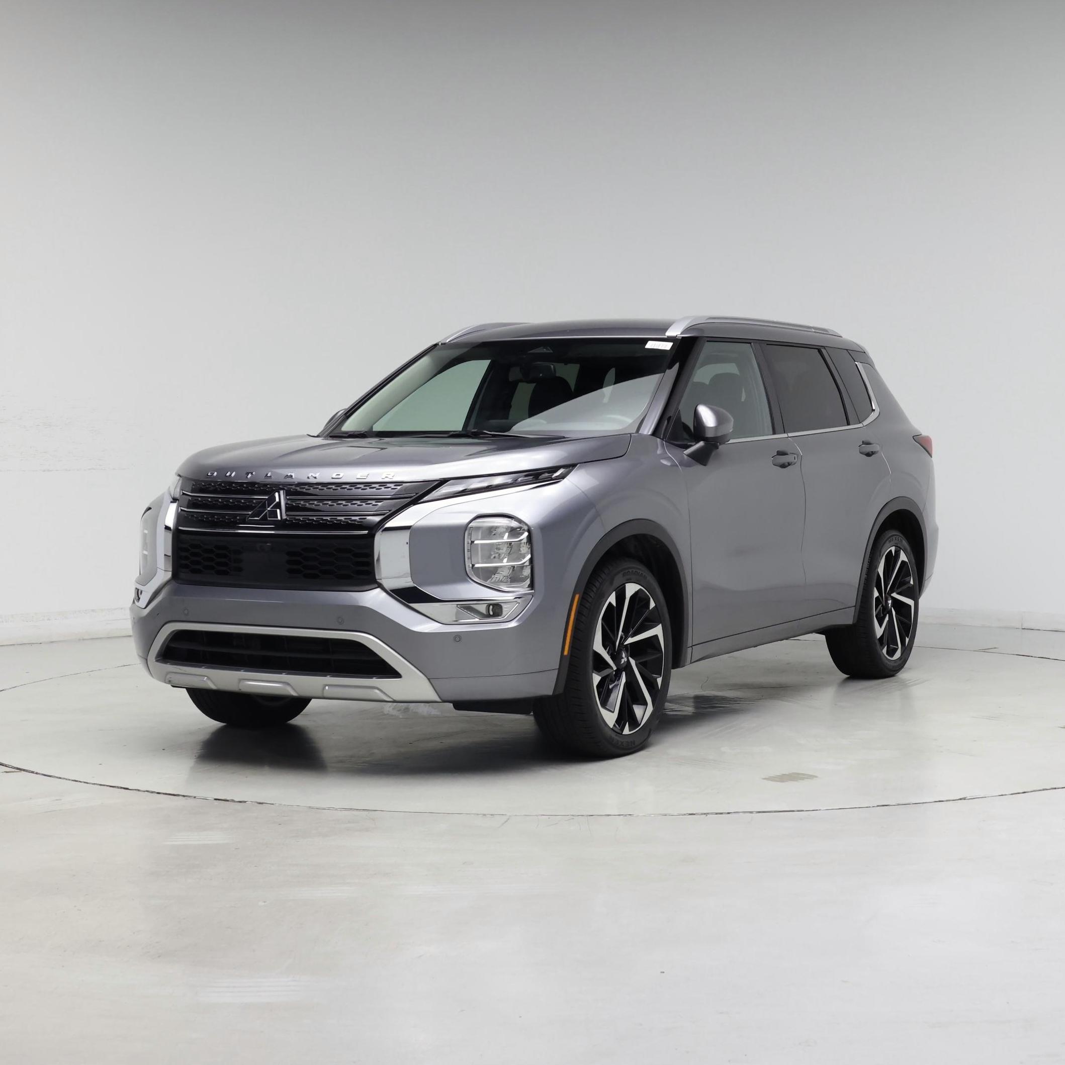 Thumbnail: 2024 Mitsubishi Outlander - 4