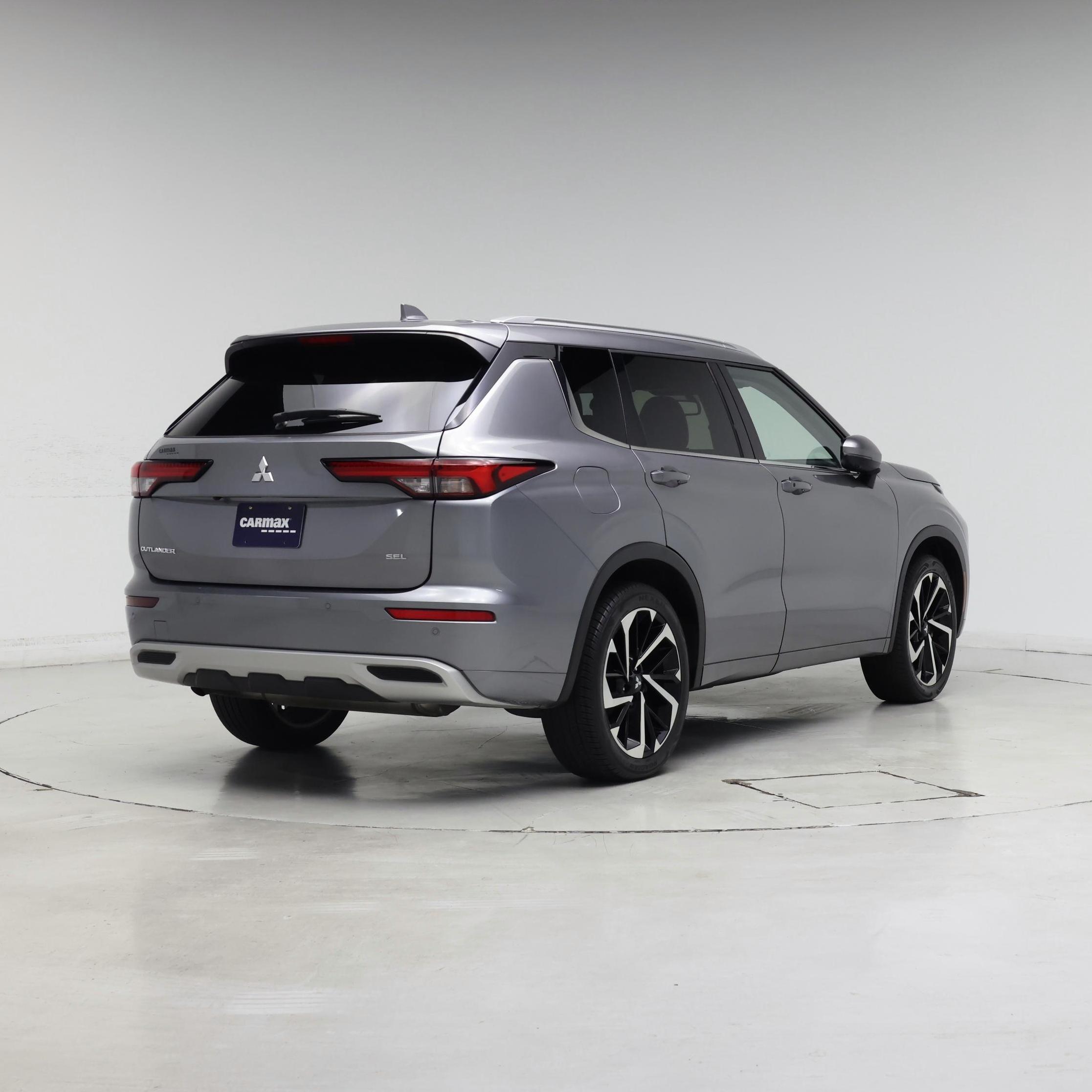 Thumbnail: 2024 Mitsubishi Outlander - 8