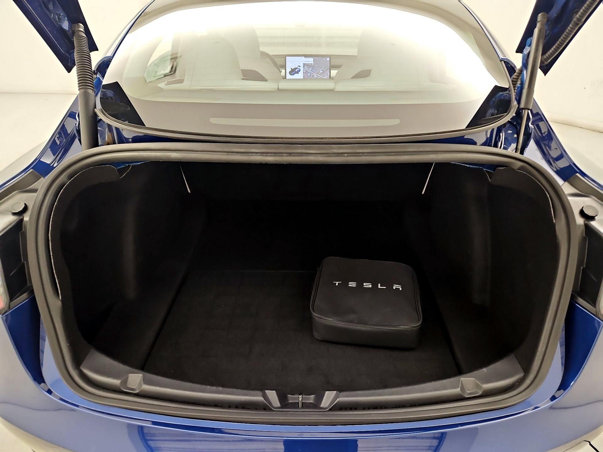 Thumbnail: 2021 Tesla Model 3 - 19