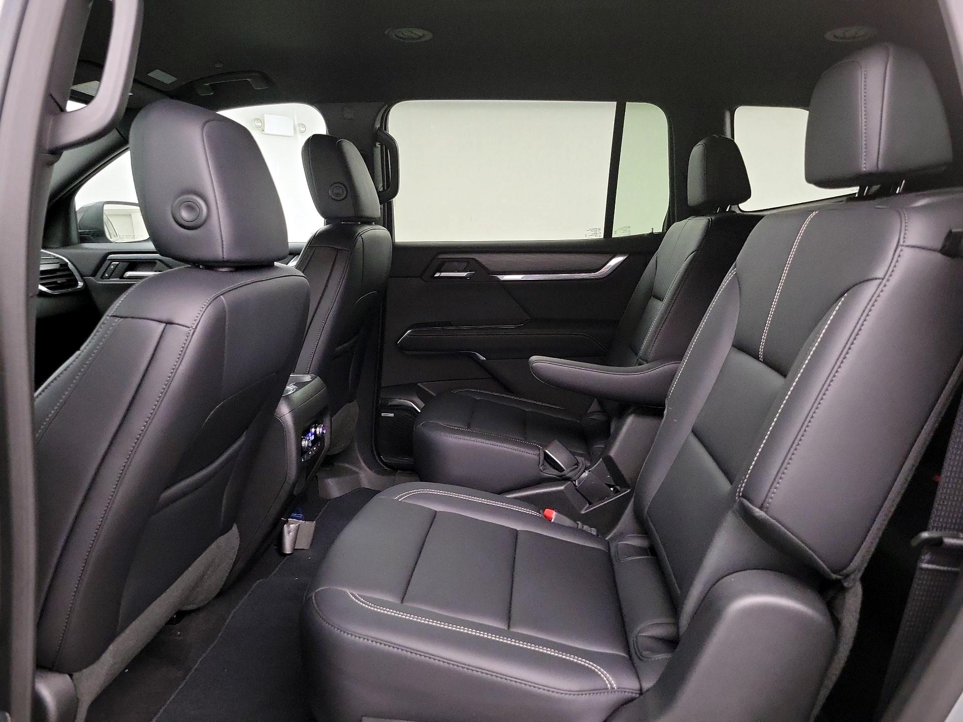 Thumbnail: 2025 GMC Acadia - 17