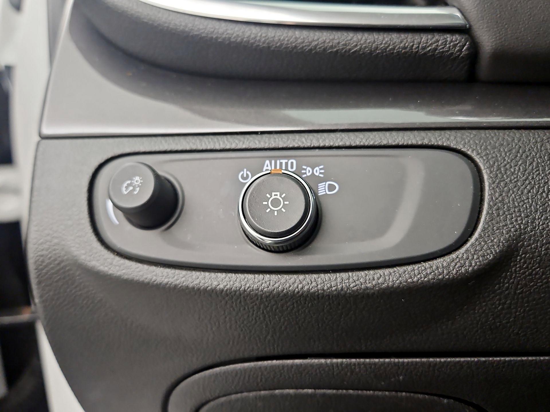 Thumbnail: 2022 Buick Encore - 11