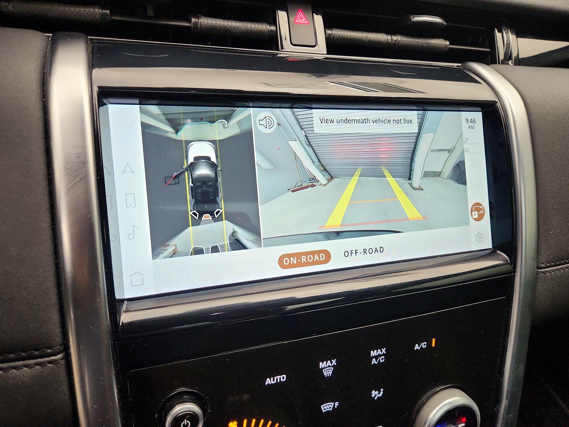 Thumbnail: 2021 Land Rover Discovery Sport - 15
