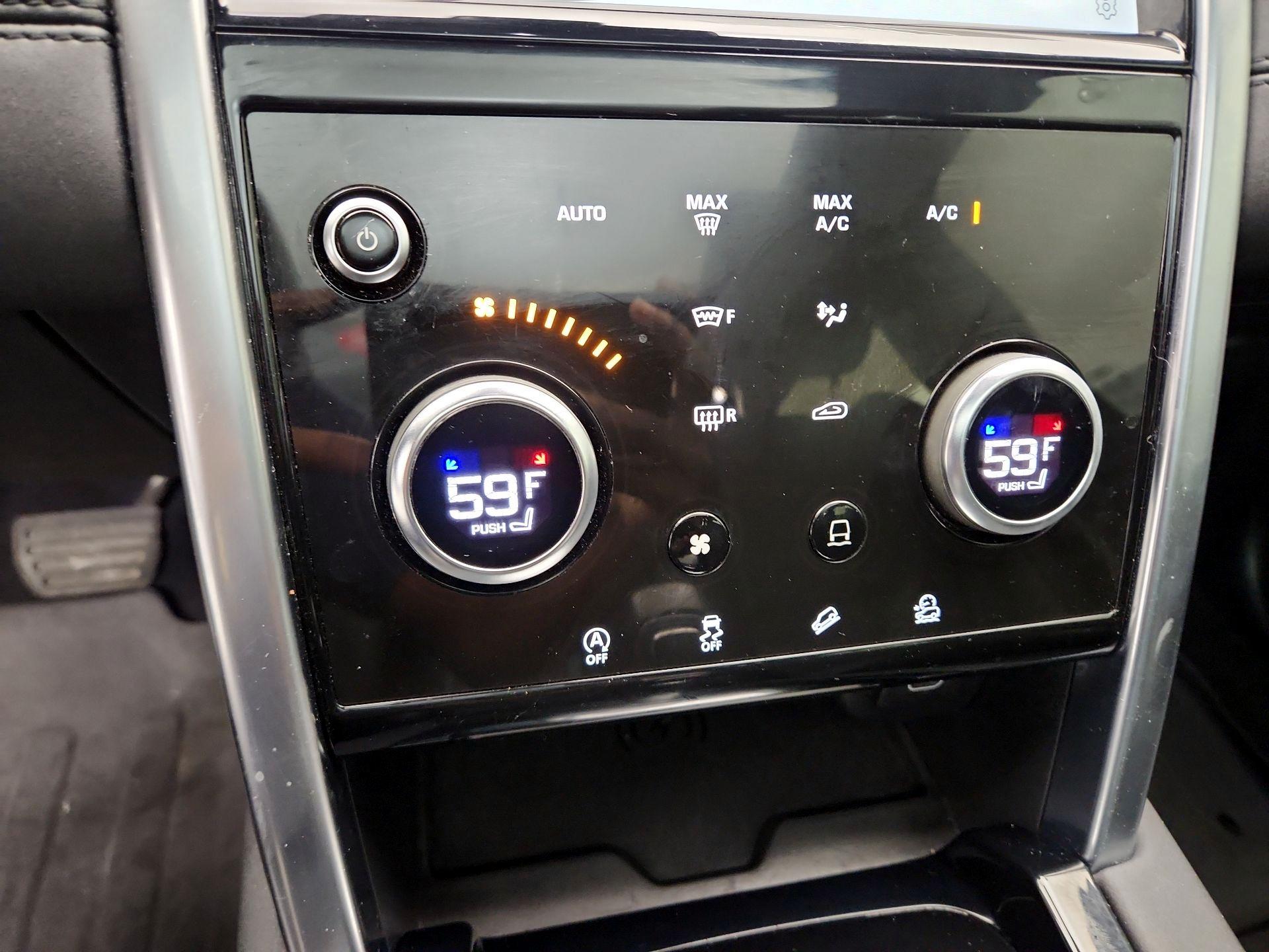 Thumbnail: 2021 Land Rover Discovery Sport - 17