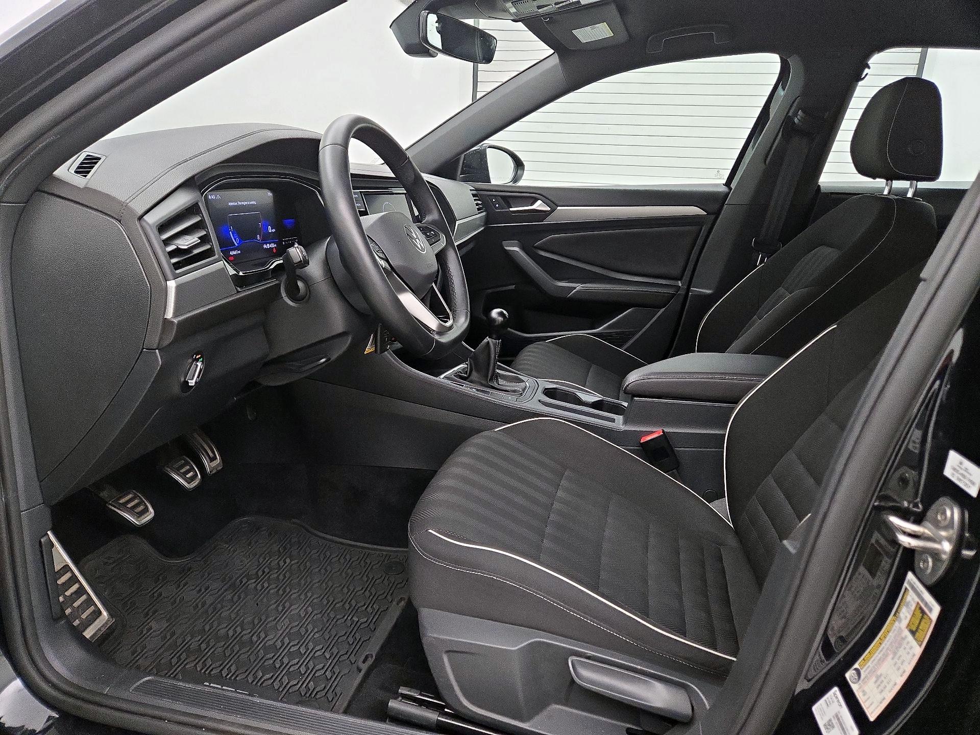 Thumbnail: 2023 Volkswagen Jetta - 11