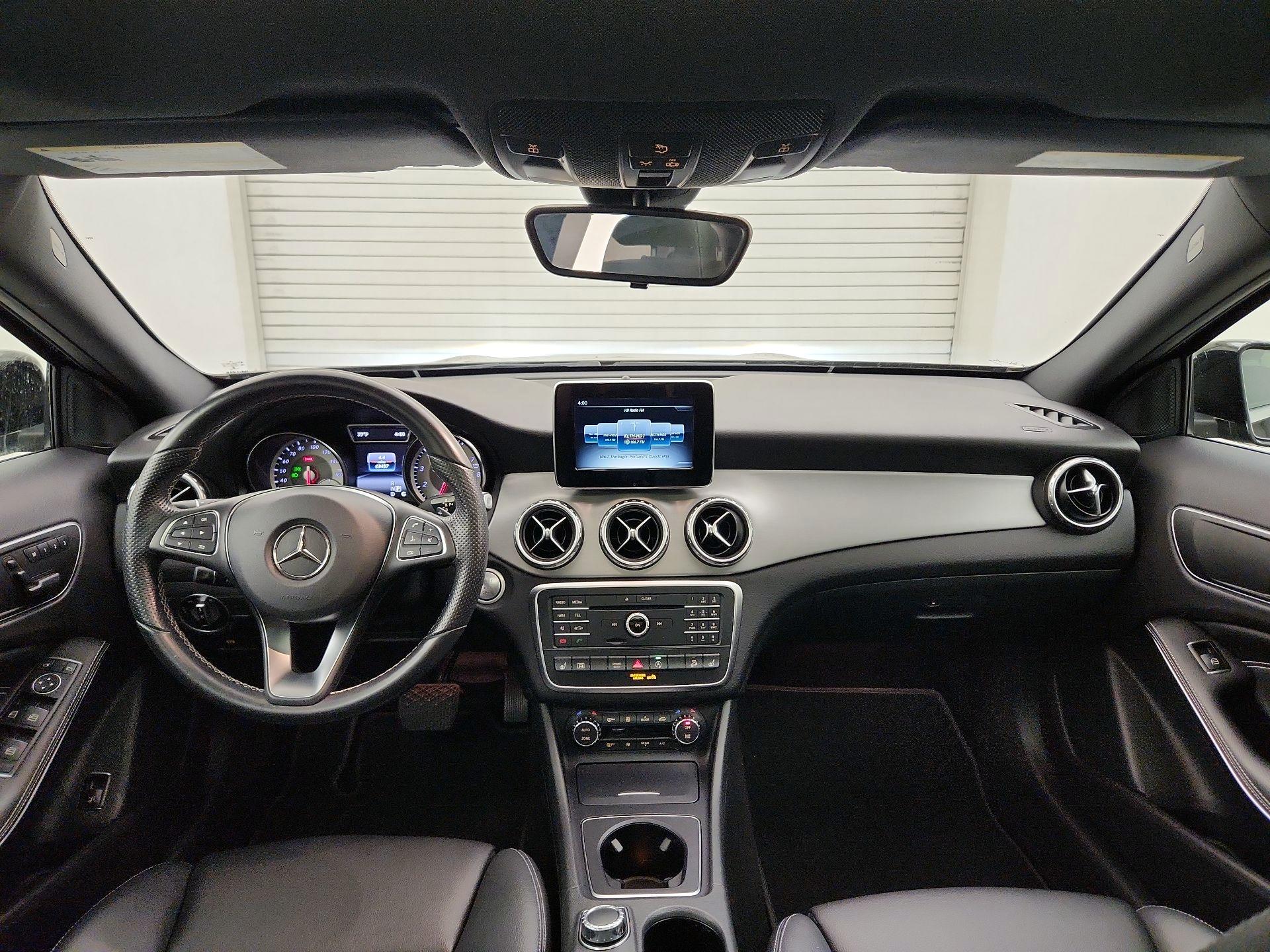 Thumbnail: 2016 Mercedes-Benz GLA - 9