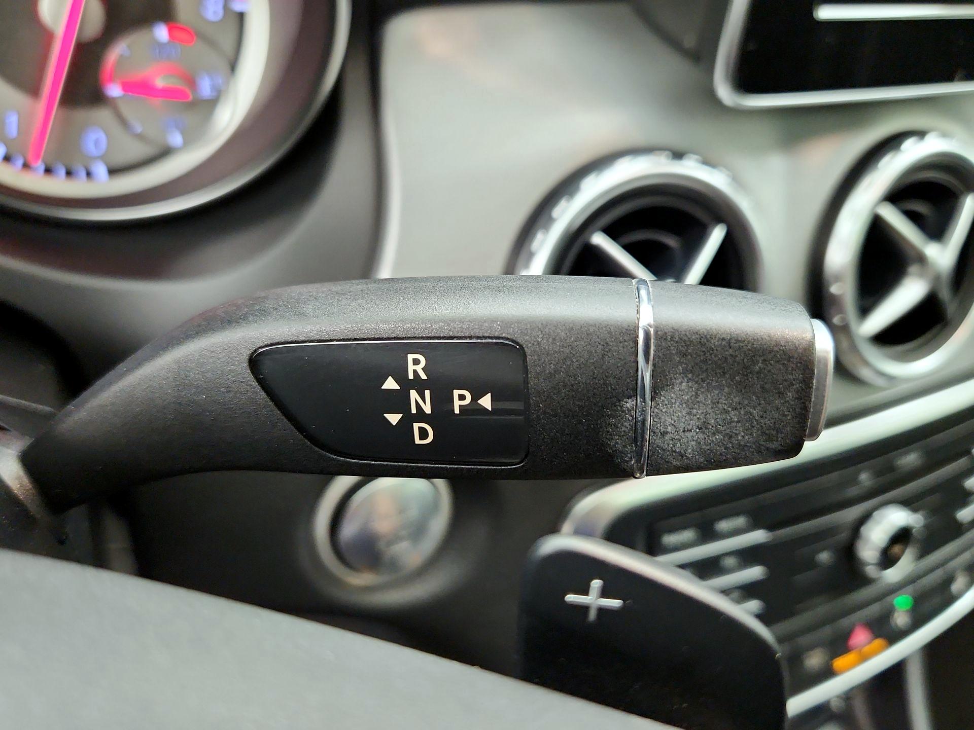 Thumbnail: 2016 Mercedes-Benz GLA - 17