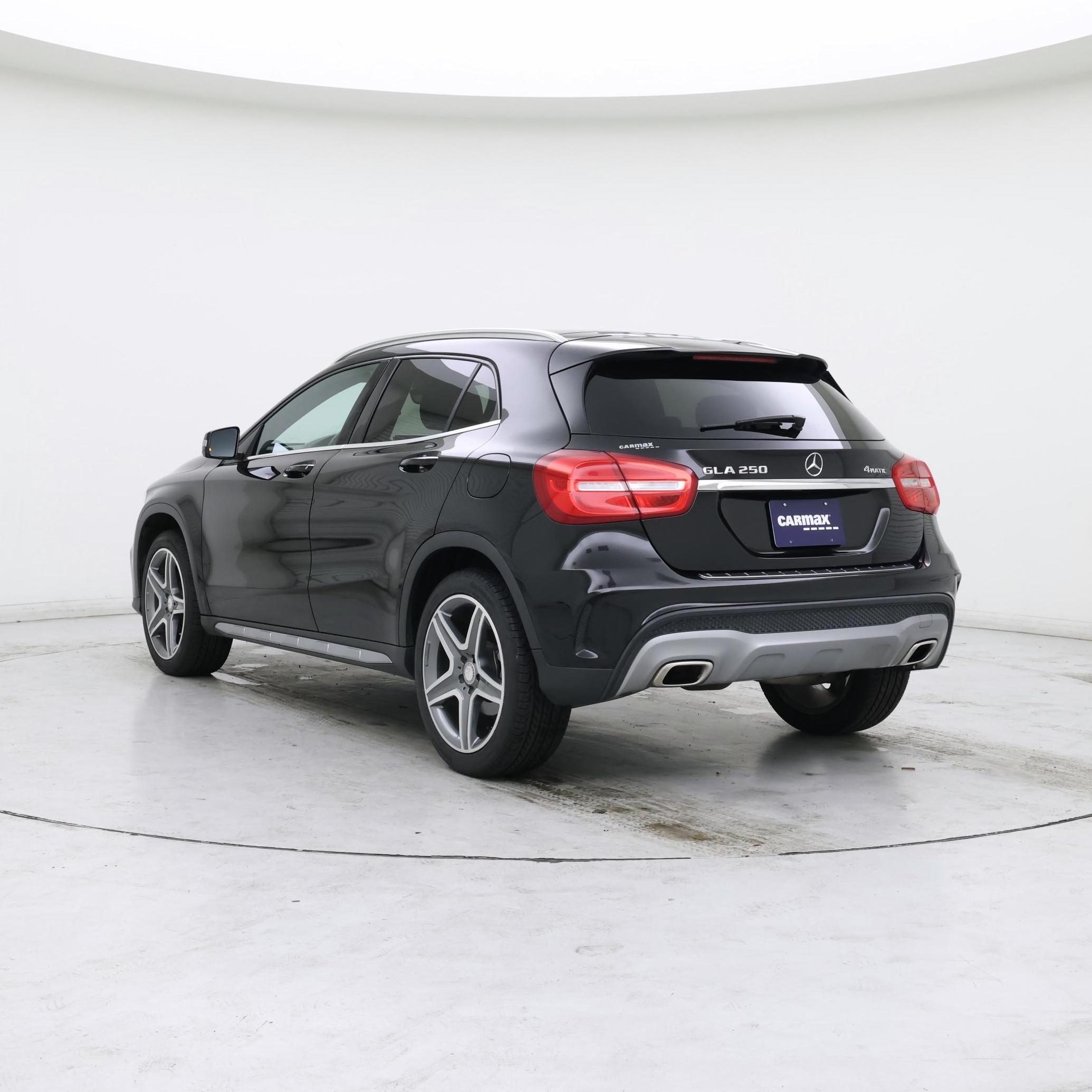 Thumbnail: 2016 Mercedes-Benz GLA - 2