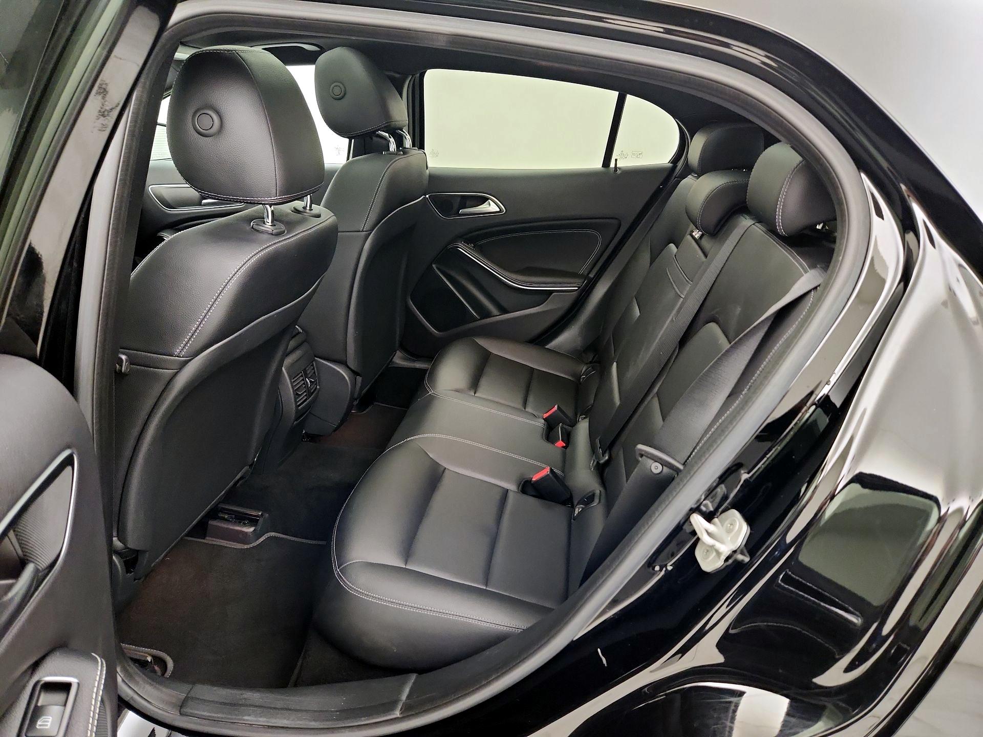 Thumbnail: 2016 Mercedes-Benz GLA - 20