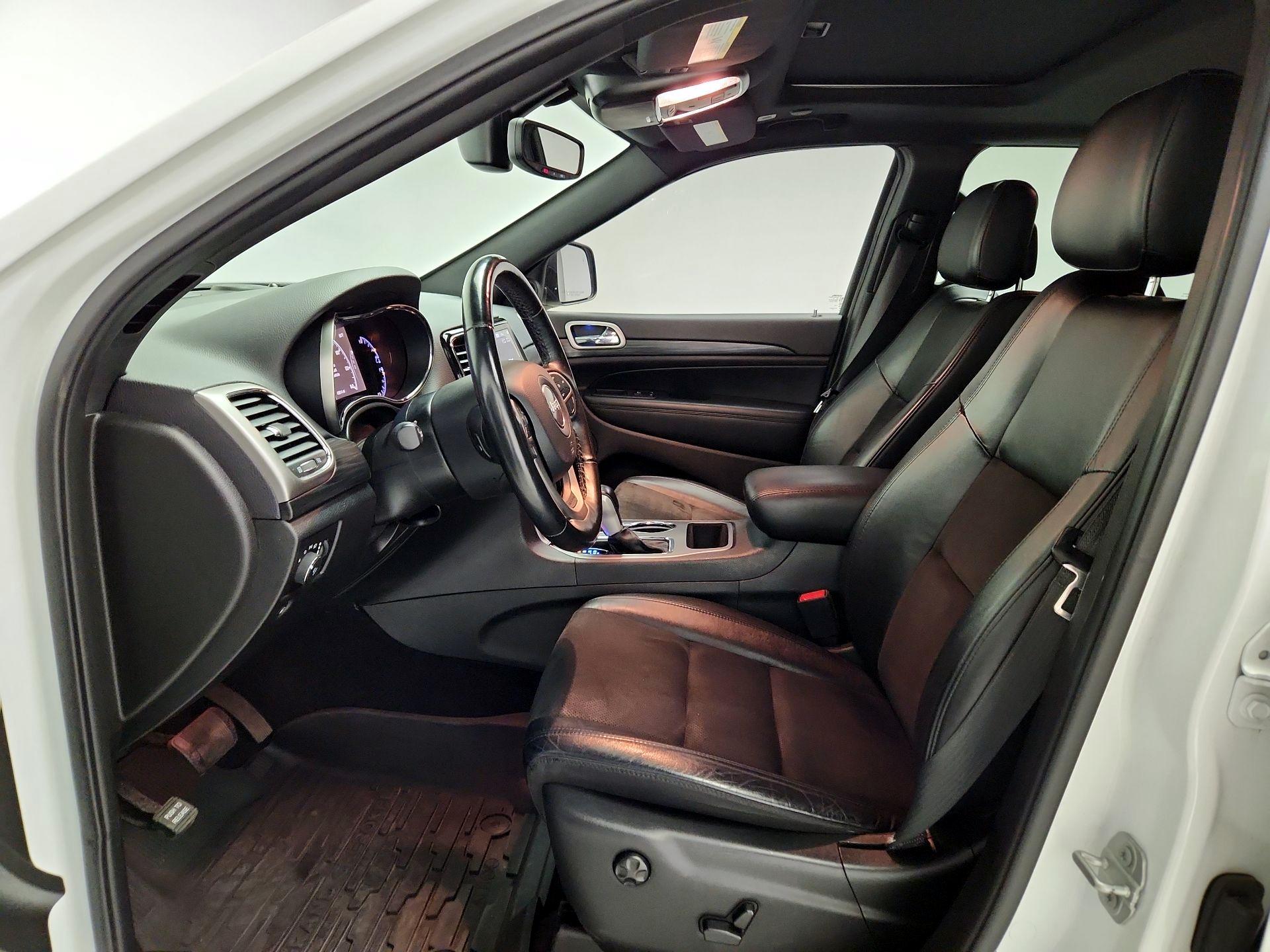 Thumbnail: 2020 Jeep Grand Cherokee - 11