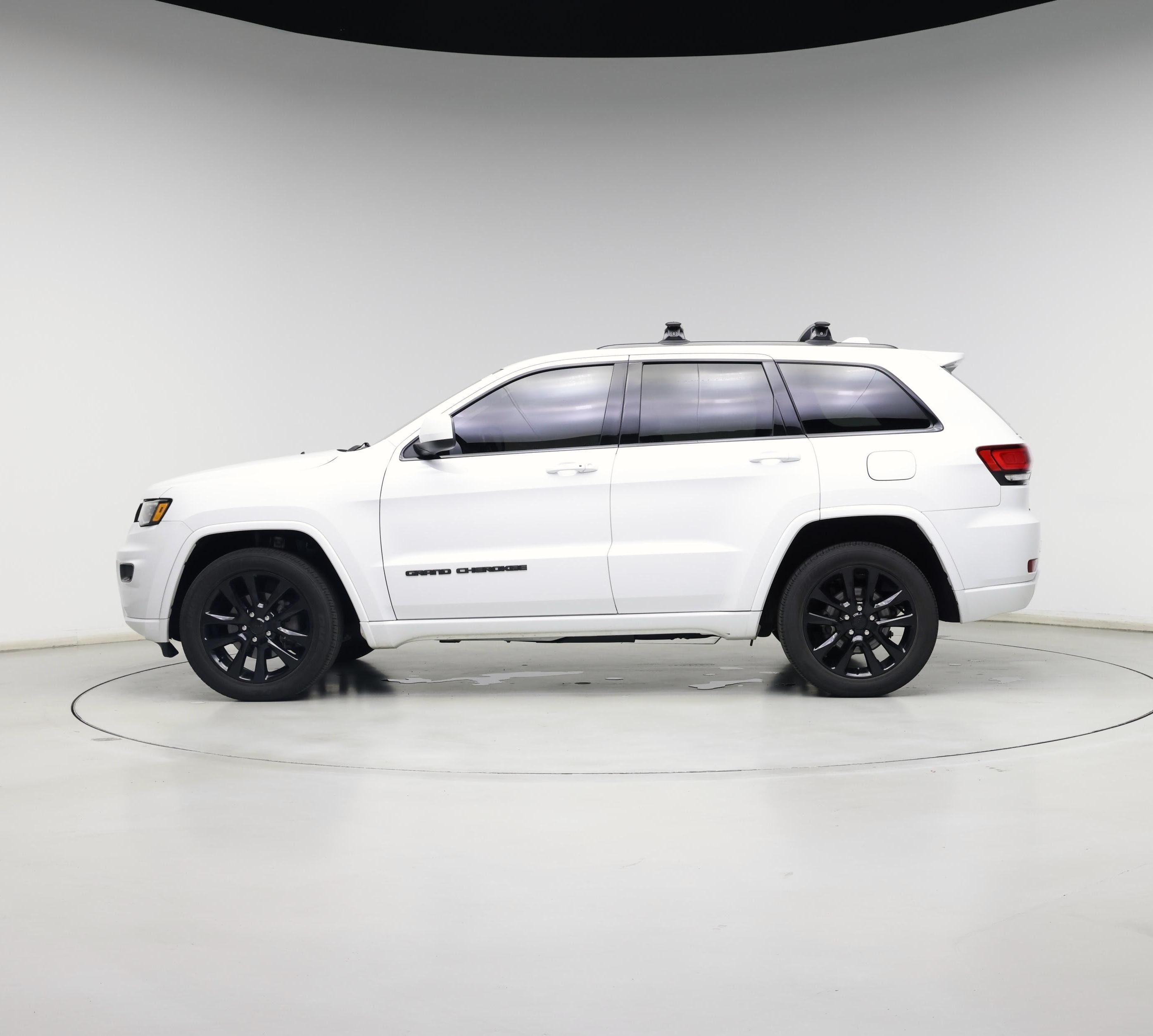 Thumbnail: 2020 Jeep Grand Cherokee - 3