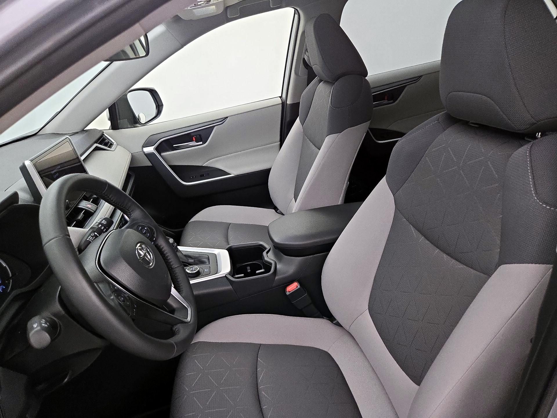 Thumbnail: 2025 Toyota RAV4 - 11